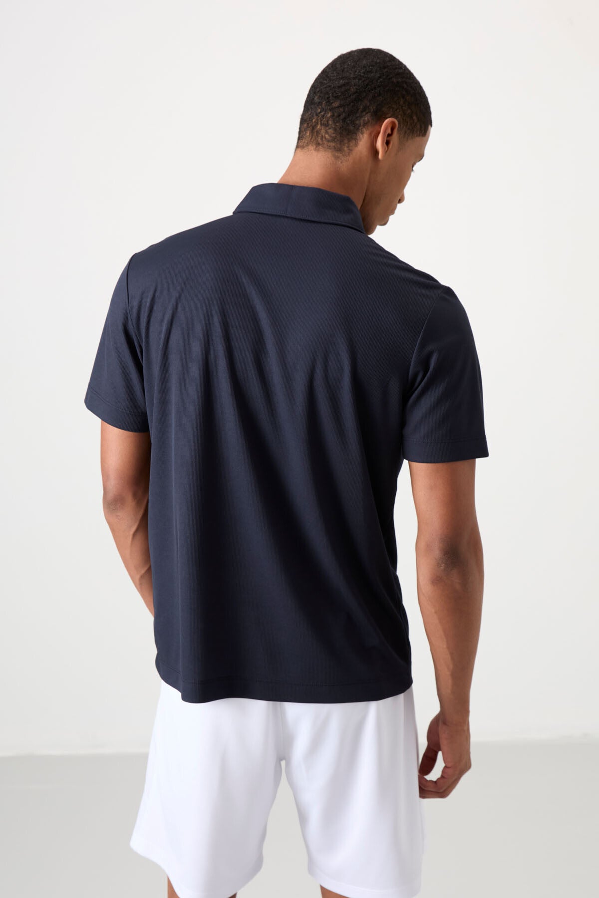 Image of Lacivert Nefes Alan Dokulu İnce Esnek Standart Fit Polo Yaka Erkek Performans T-Shirt - 88393