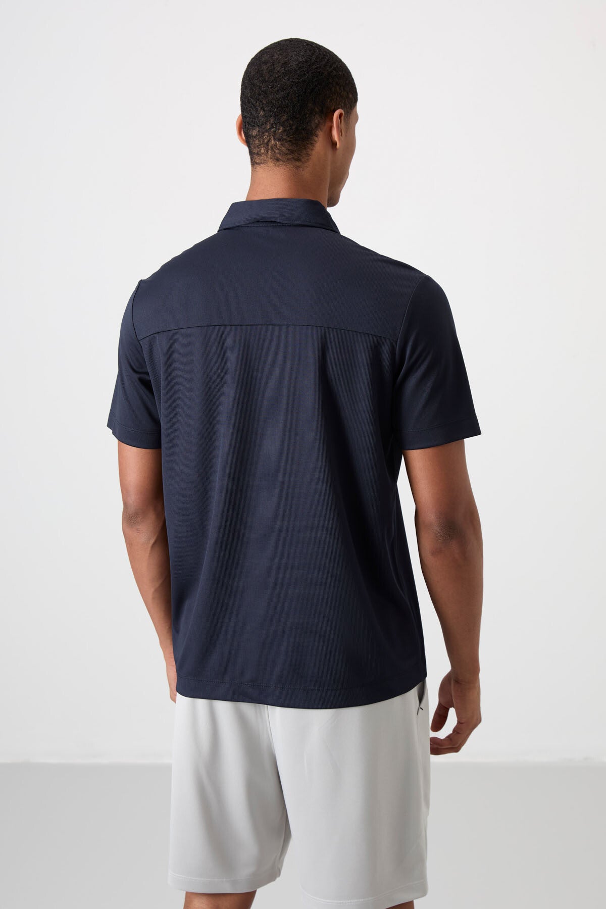 Image of Lacivert Nefes Alan Dokulu İnce Esnek Standart Fit Polo Yaka Erkek Performans T-Shirt - 88402
