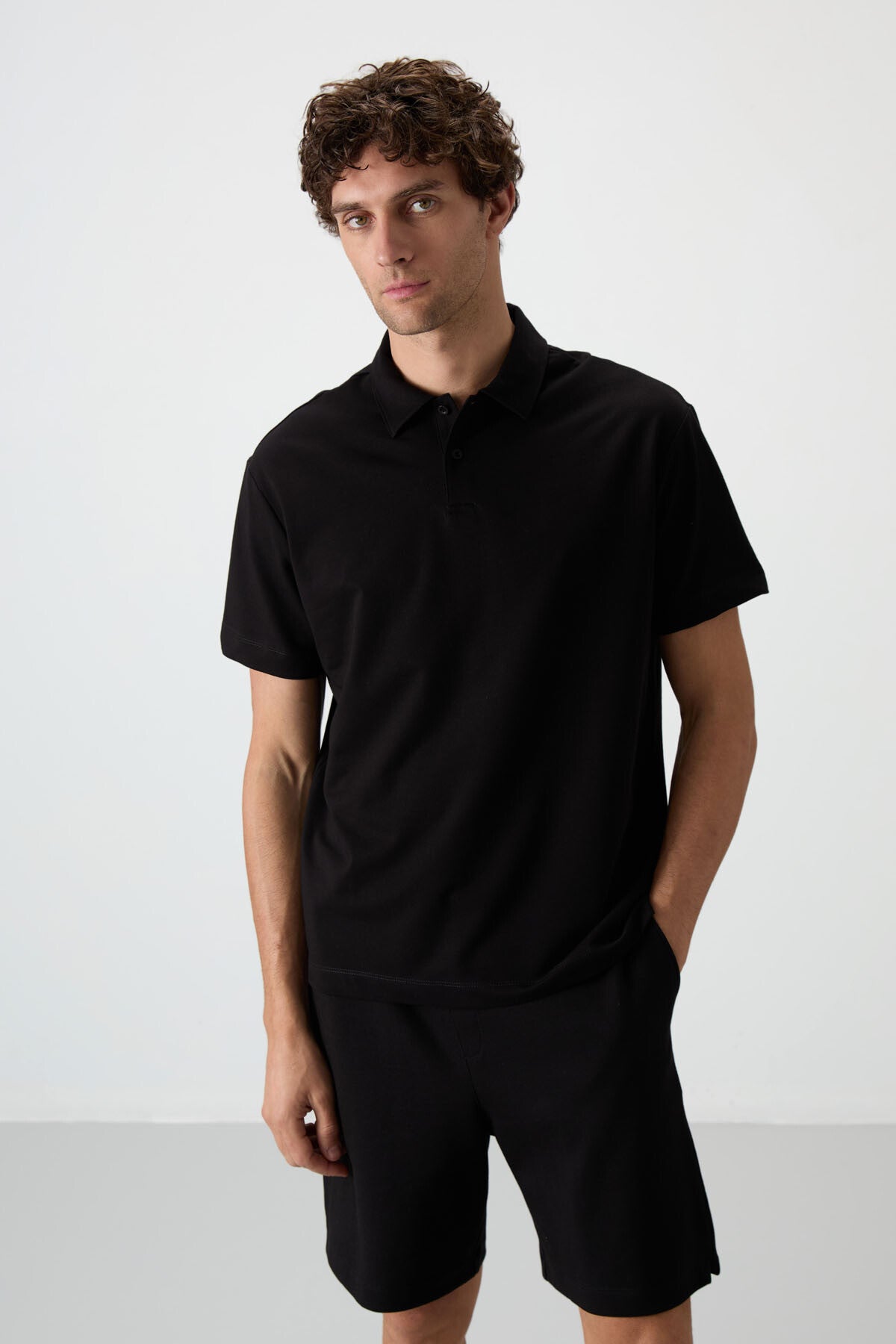 Image of Siyah Pamuklu Kalın Yumuşak Dokulu Polo Yaka Oversize Fit Basic Erkek T- Shirt - 88381