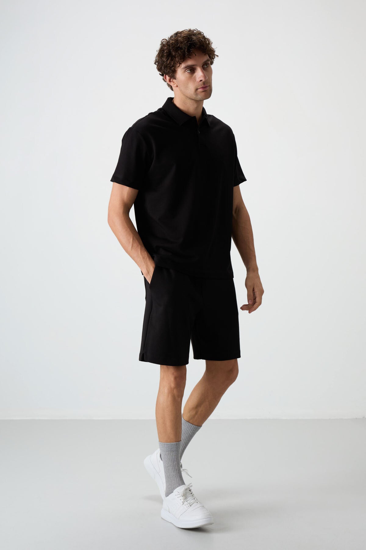 Image of Siyah Pamuklu Kalın Yumuşak Dokulu Polo Yaka Oversize Fit Basic Erkek T- Shirt - 88381