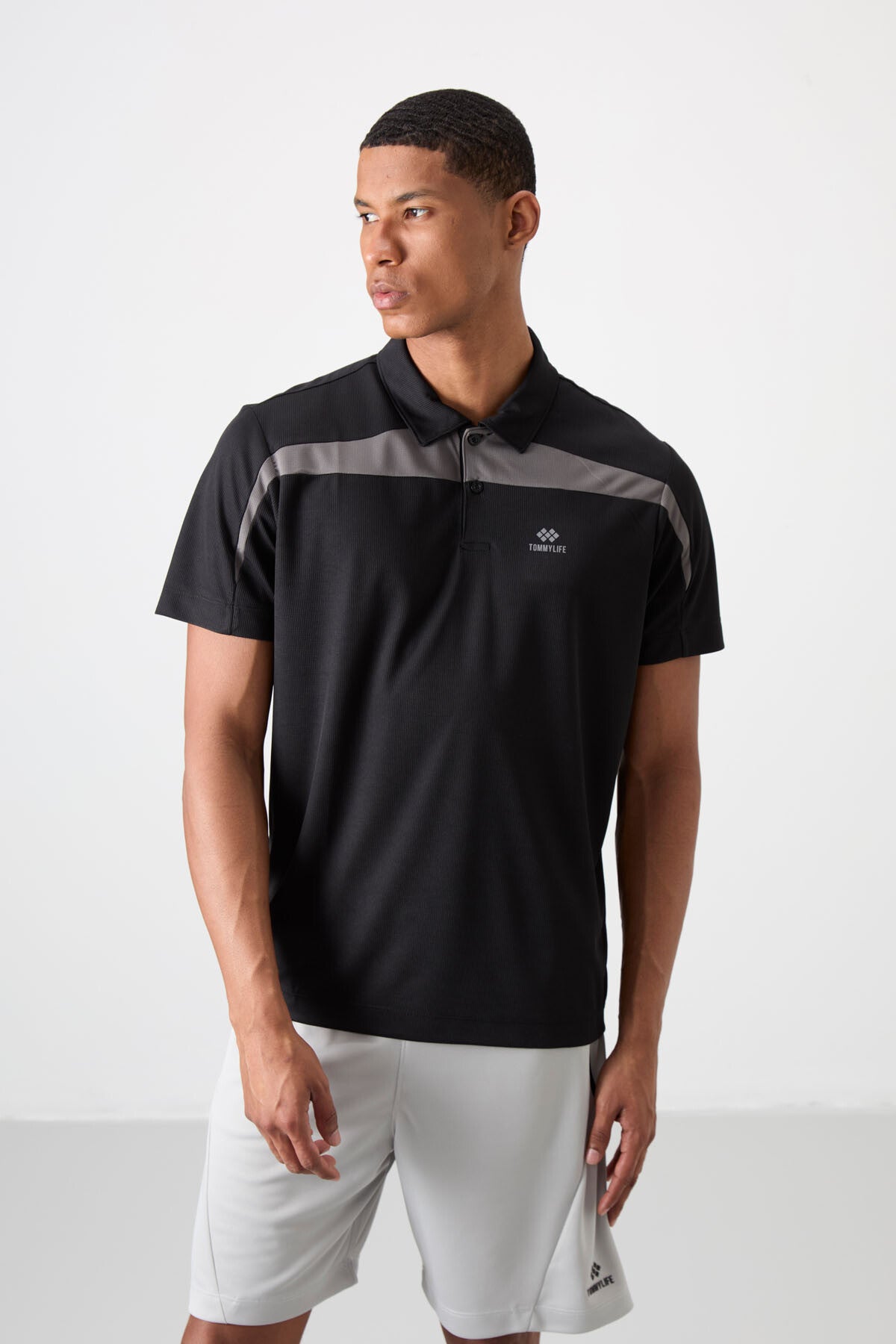 Image of Siyah Nefes Alan Dokulu İnce Esnek Standart Fit Polo Yaka Erkek Performans T-Shirt - 88392