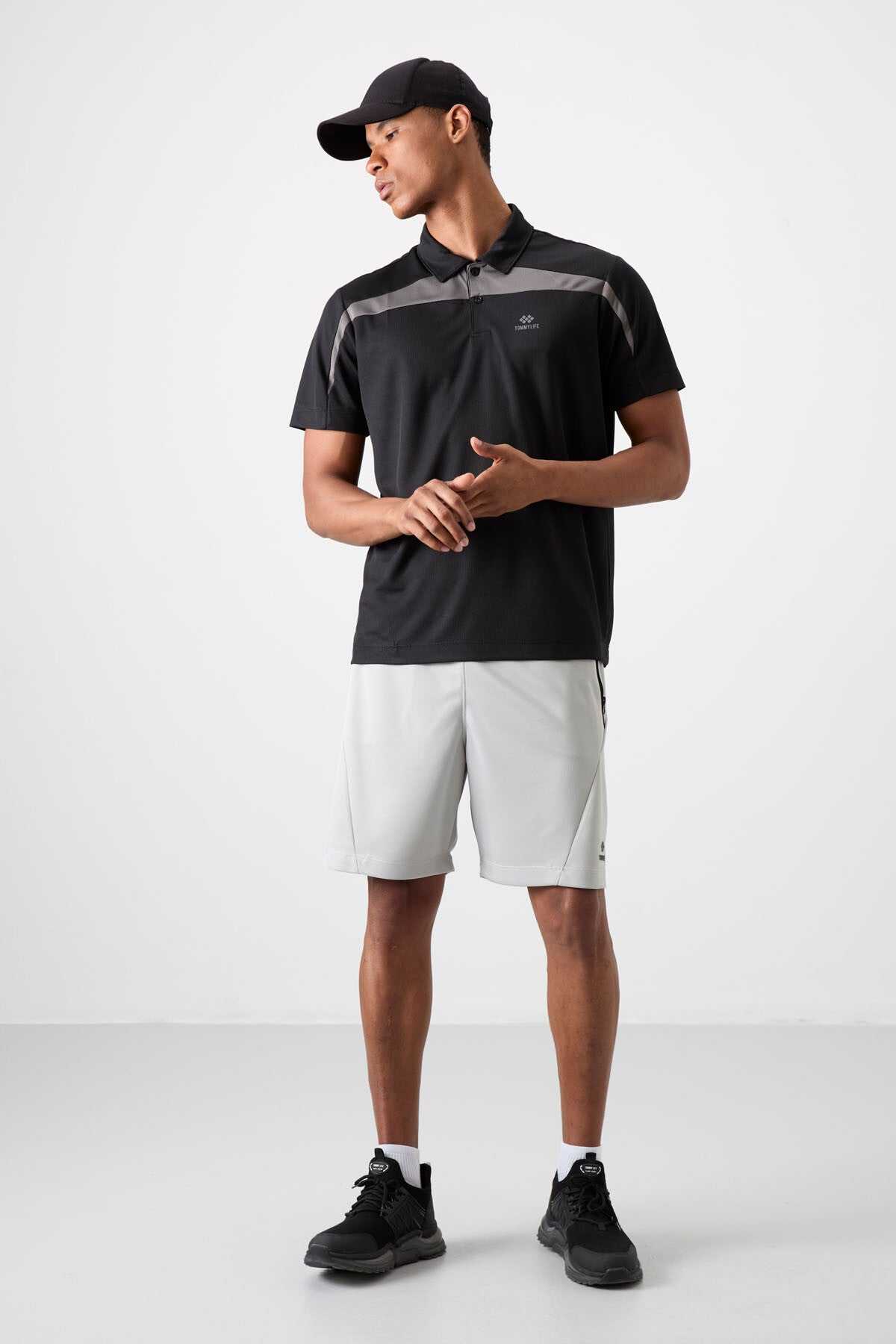 Image of Siyah Nefes Alan Dokulu İnce Esnek Standart Fit Polo Yaka Erkek Performans T-Shirt - 88392