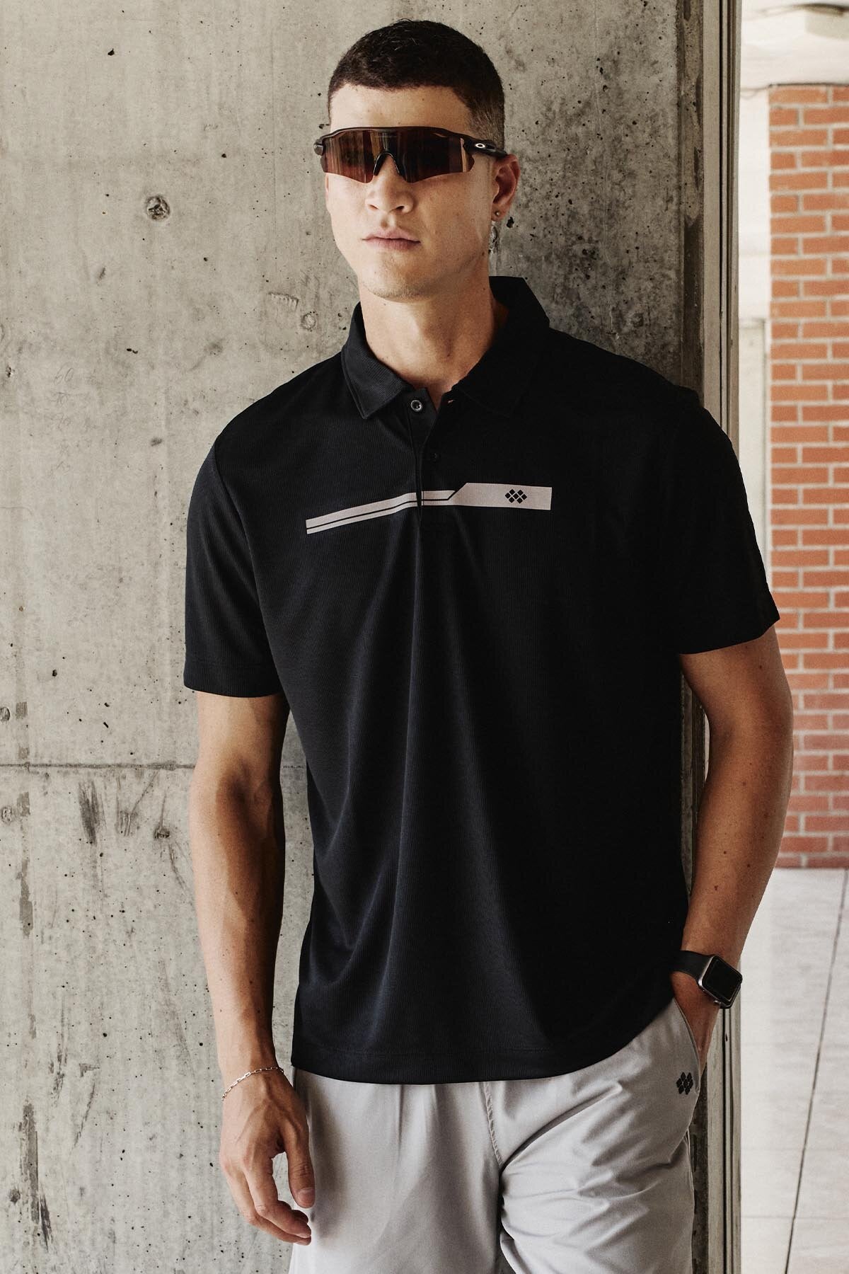 Image of Siyah Nefes Alan Dokulu İnce Esnek Standart Fit Polo Yaka Erkek Performans T-Shirt - 88393