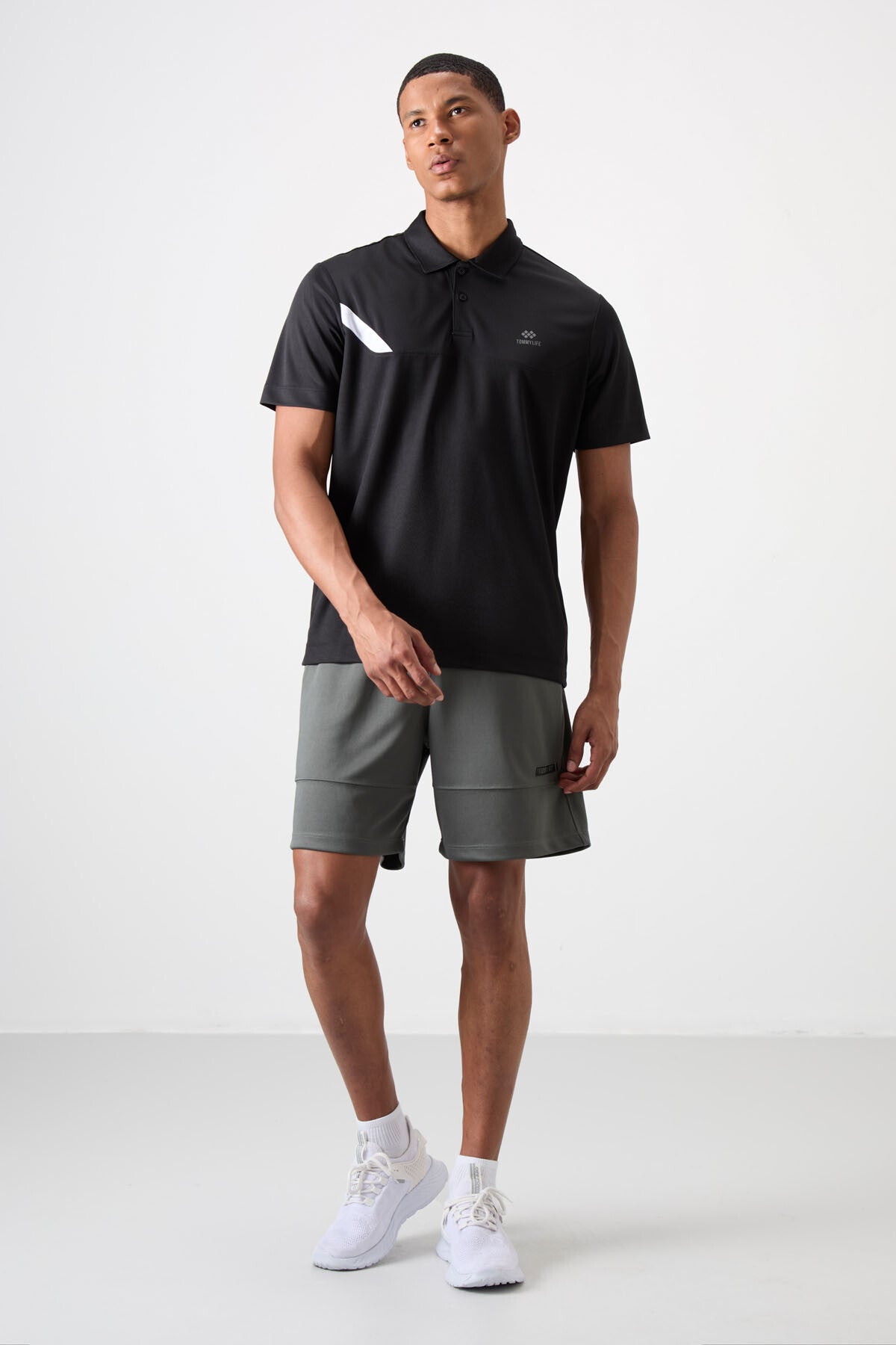 Image of Tricou bărbătesc sport, negru, respirabil, texturat, subțire, flexibil, croială standard, cu guler polo - 88402