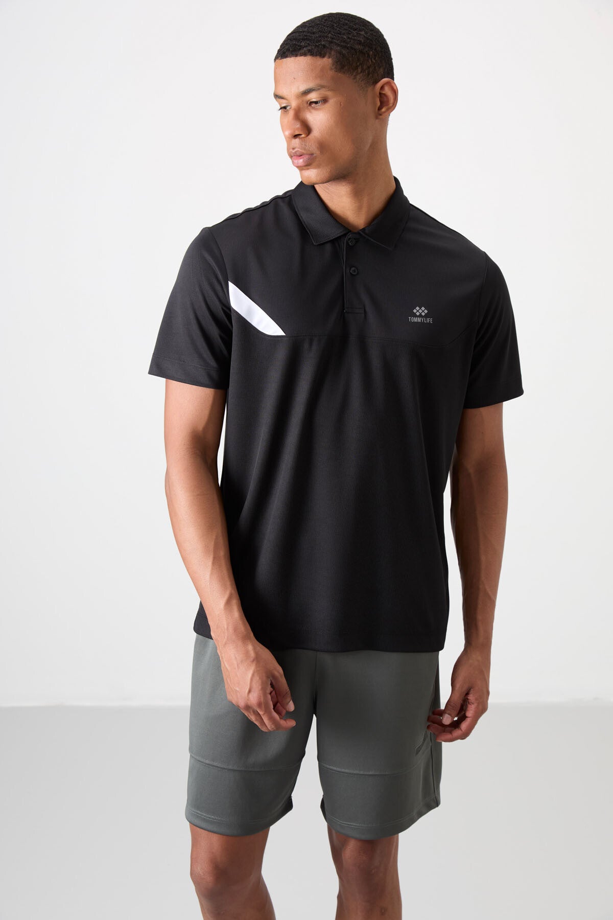 Image of Siyah Nefes Alan Dokulu İnce Esnek Standart Fit Polo Yaka Erkek Performans T-Shirt - 88402