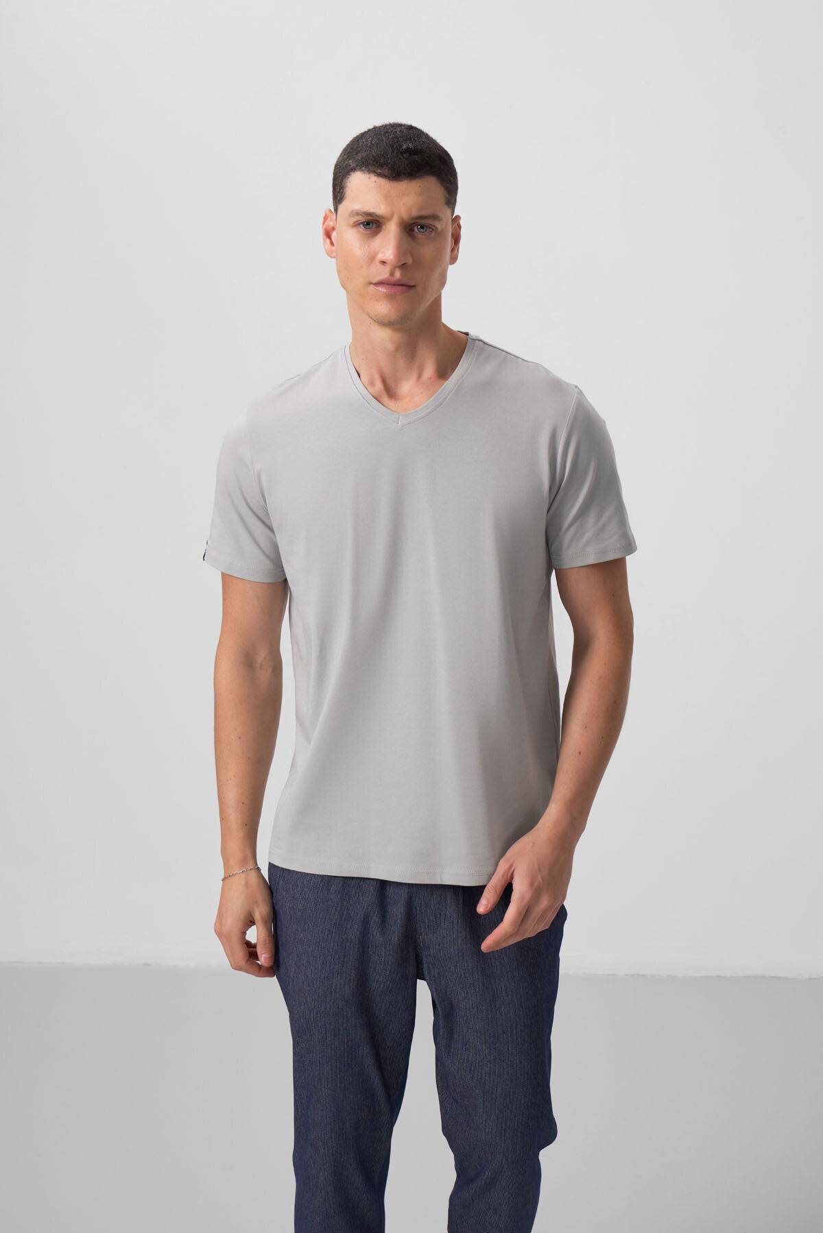 Image of Taş Basic Kısa Kol Standart Kalıp V Yaka Erkek T-Shirt - 87912