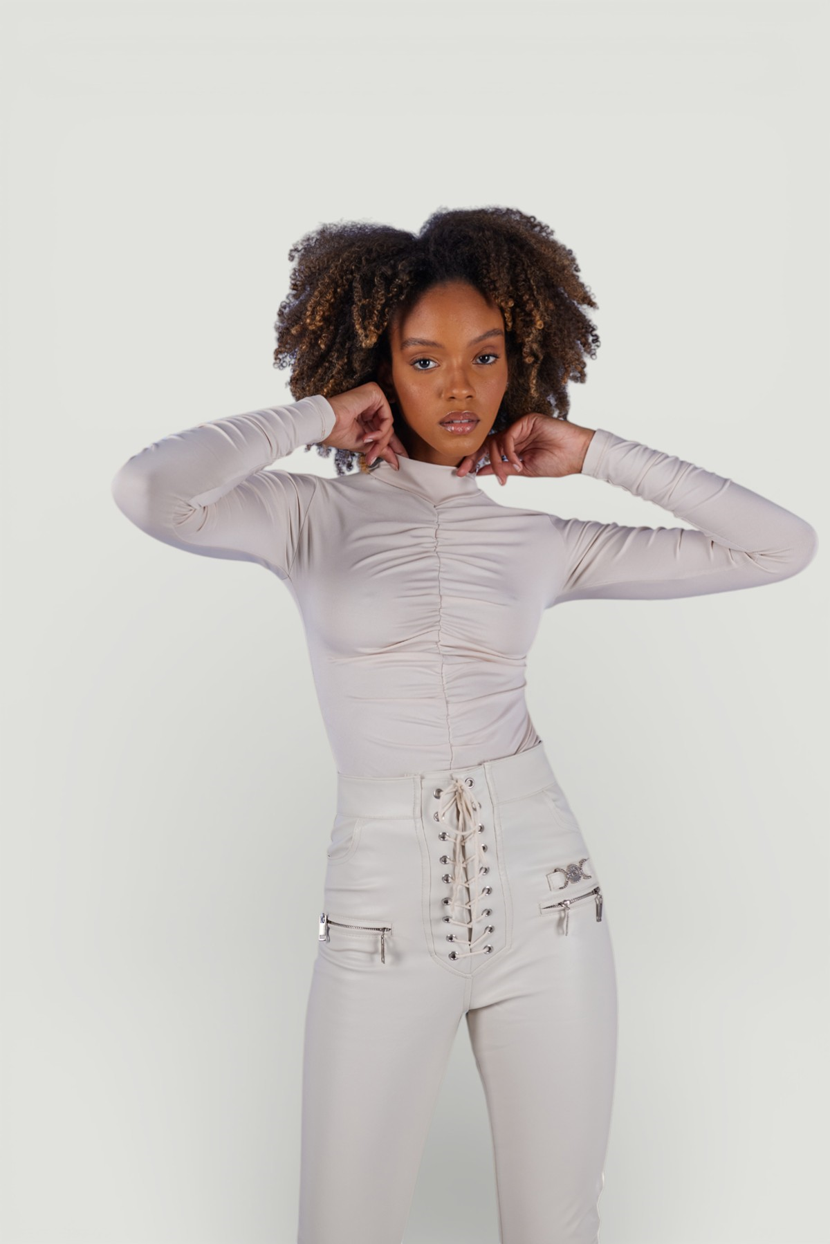 Image of Drape Detaylı Yarım Balıkçı Draped Bluz Ekru