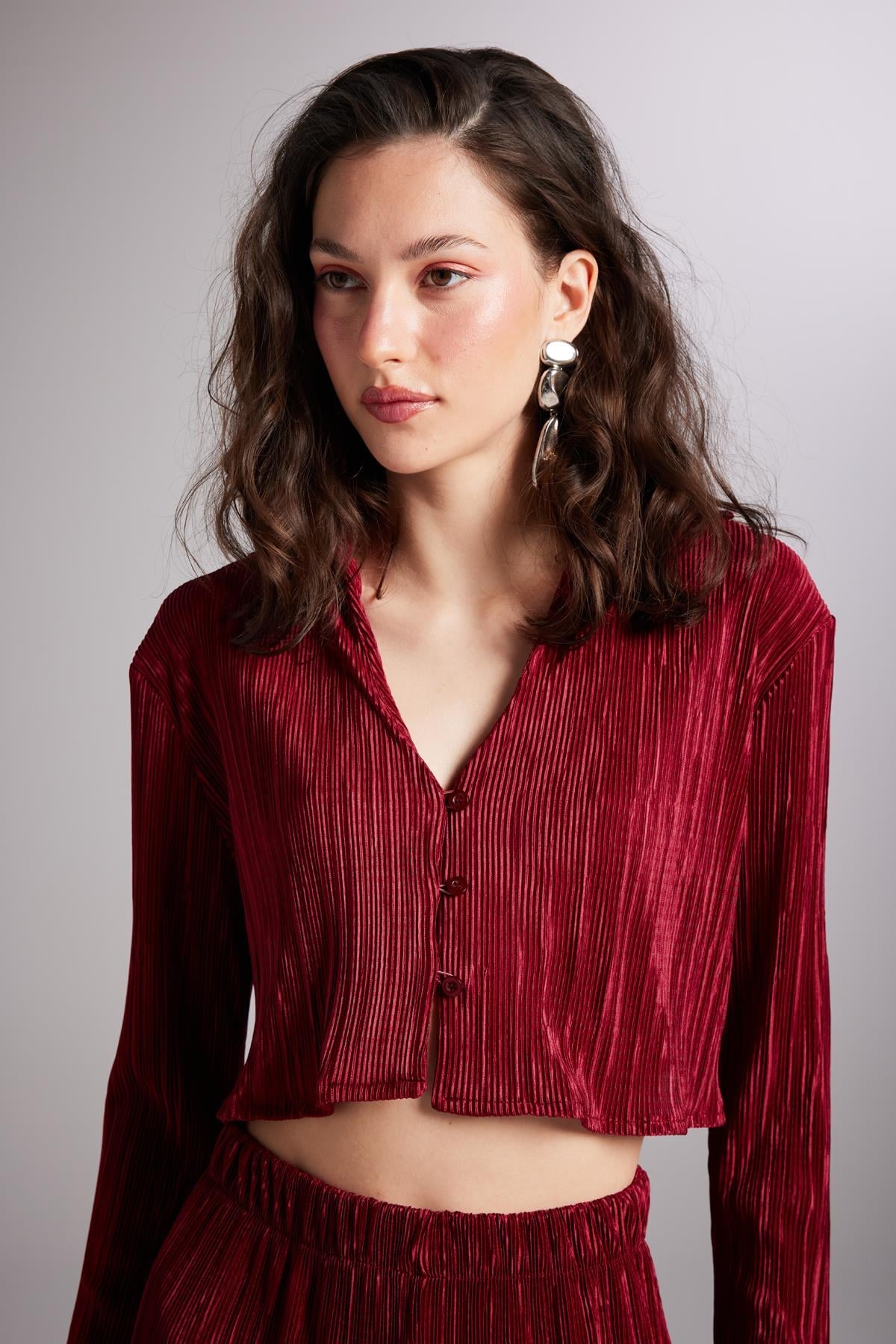 Image of Crop Model Düğme Kapamalı Comfy Crop Gömlek Bordo