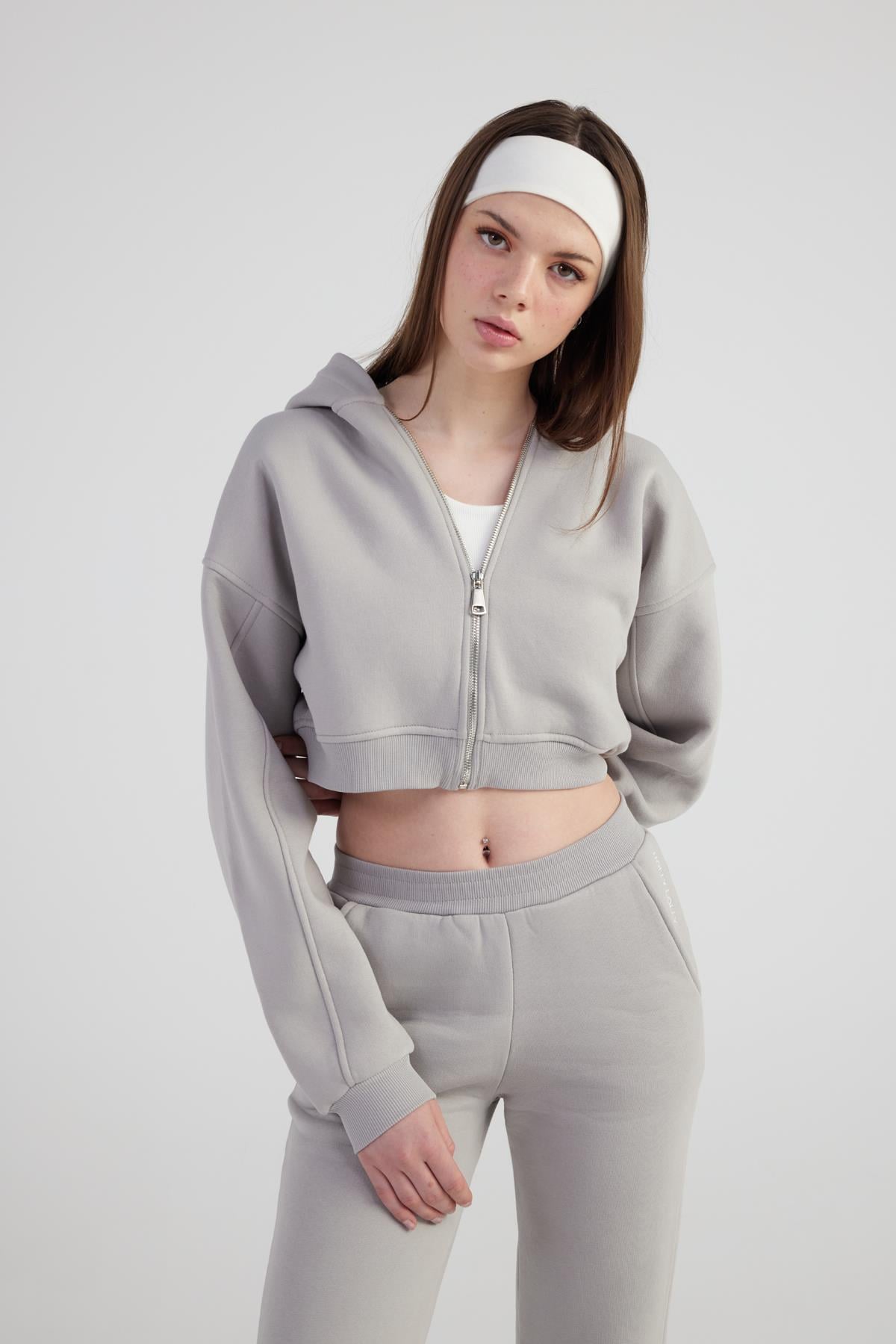 Image of Kadın Gri Kapüşonlu Uzun Kol Fermuarlı Crop Mixed Sweat
