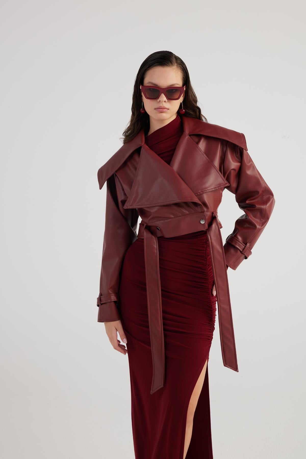 Image of Crop Model Astarlı Kemerli Neeko Deri Ceket Bordo