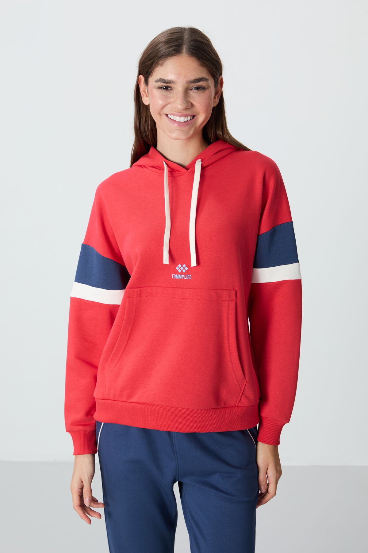 Image of Fiesta Kompakt Pamuklu Kalın Pürüzsüz Dokulu Kapüşonlu Oversize Fit Kadın Sweatshirt - 97290