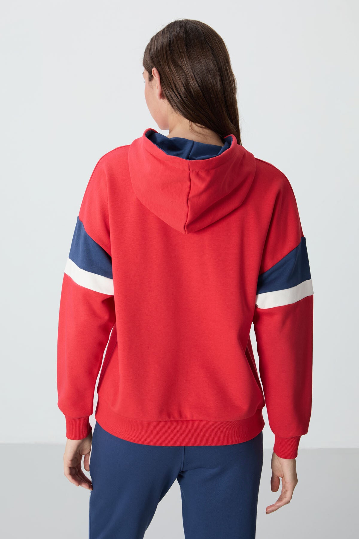 Image of Fiesta Kompakt Pamuklu Kalın Pürüzsüz Dokulu Kapüşonlu Oversize Fit Kadın Sweatshirt - 97290