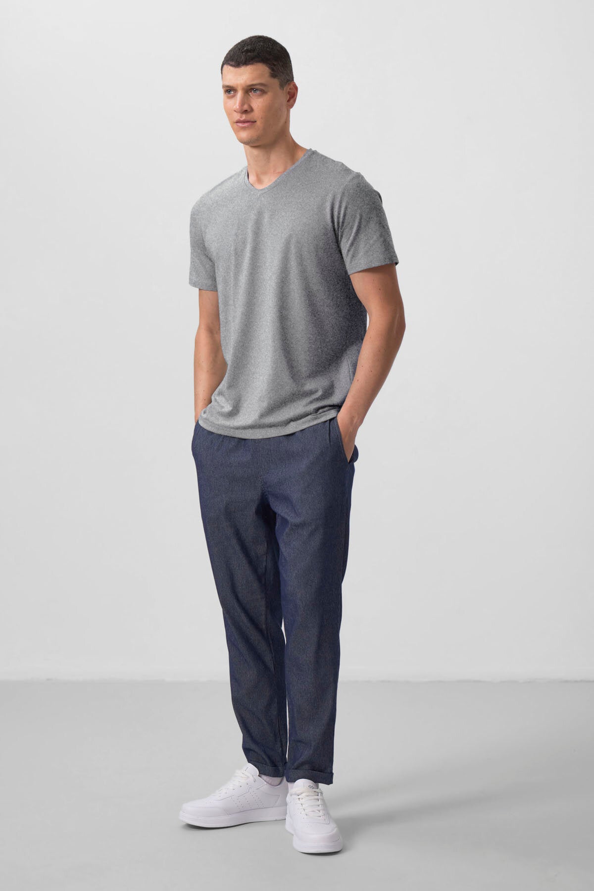 Image of Gri Melanj Basic Kısa Kol Standart Kalıp V Yaka Erkek T-Shirt - 87912