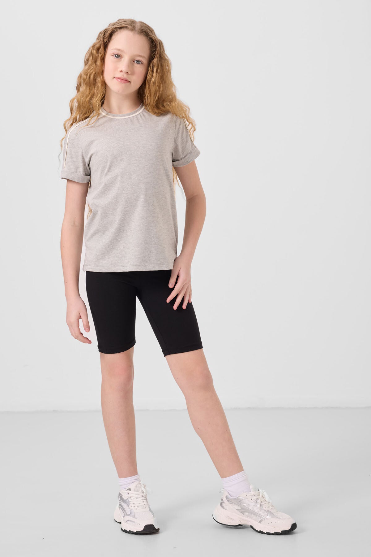 Image of Gri Melanj Pamuklu O Yaka Standart Fit Basic Kız Çocuk T-Shirt - 75177
