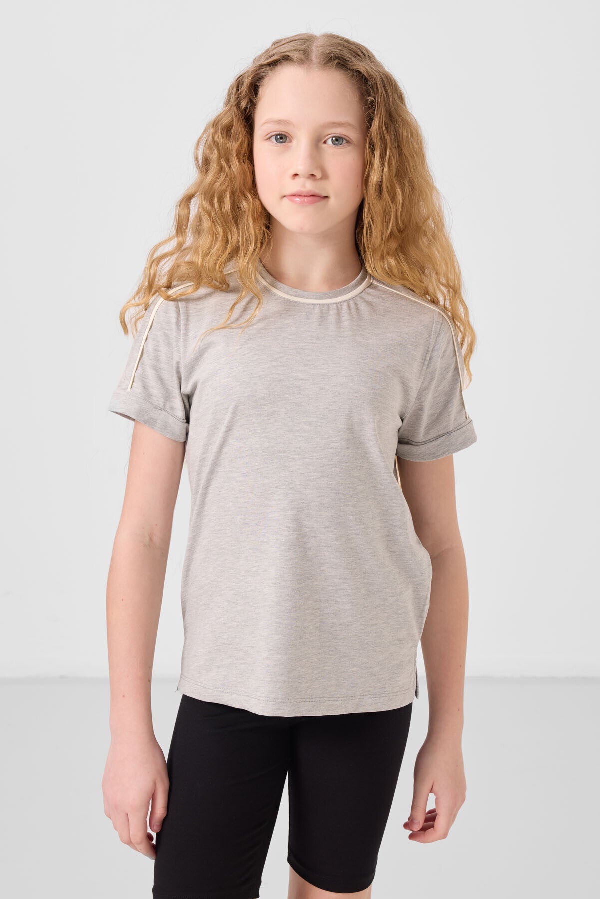Image of Gri Melanj Pamuklu O Yaka Standart Fit Basic Kız Çocuk T-Shirt - 75177