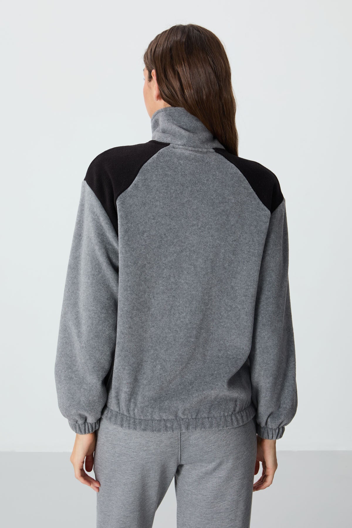 Image of Gri Melanj Kalın Yumuşak Dokulu Dik Yaka Oversize Nakışlı Polar Kadın Sweatshirt - 97293