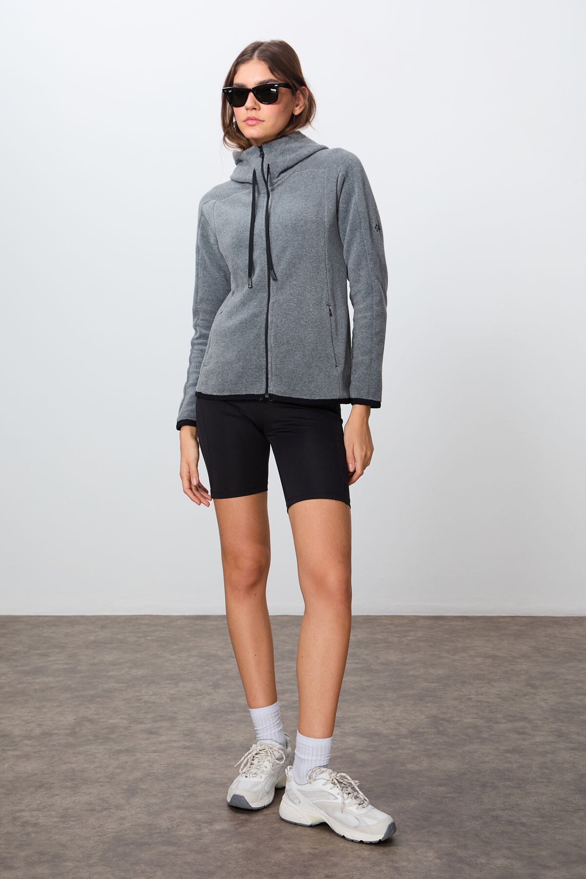 Image of Hanorac de damă din fleece brodat, cu croială standard, gros și texturat, gri melanj -97287