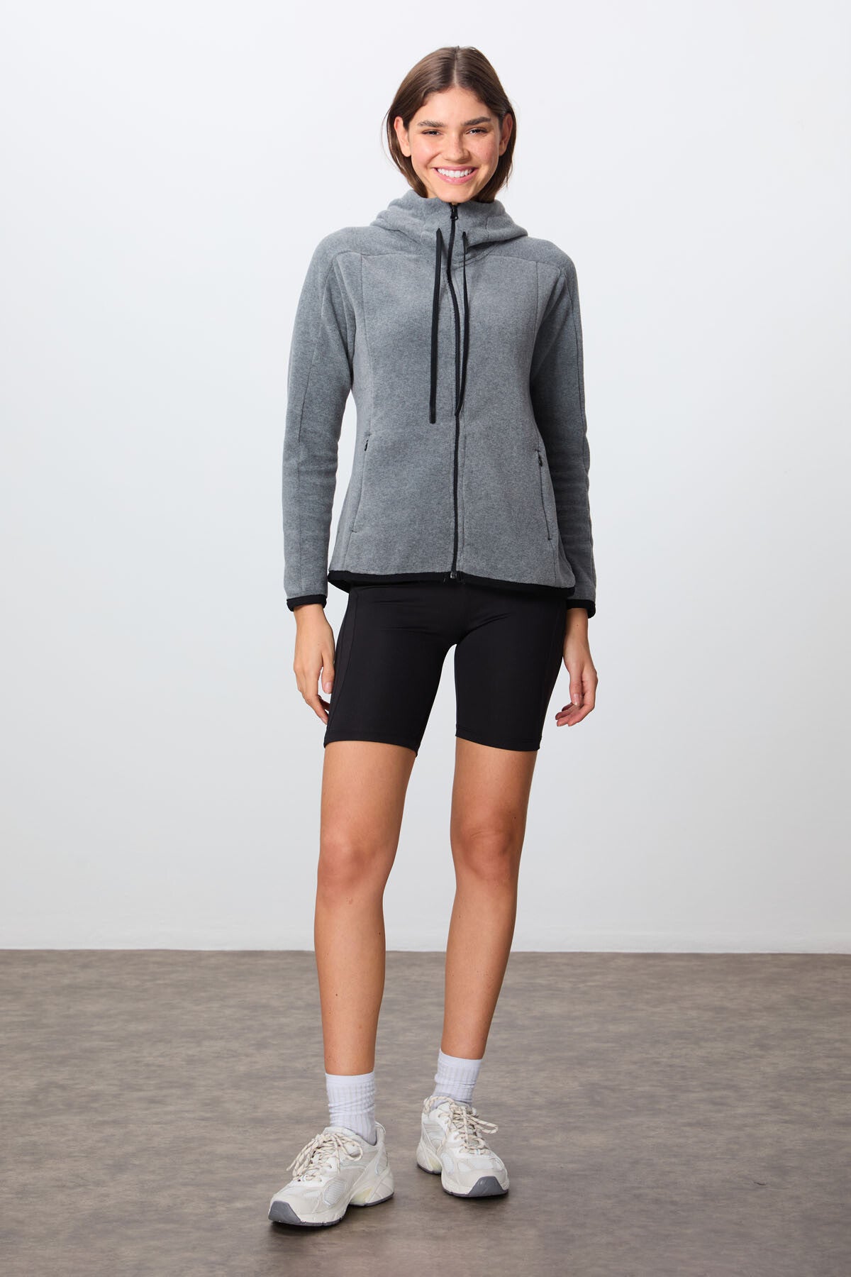 Image of Hanorac de damă din fleece brodat, cu croială standard, gros și texturat, gri melanj -97287