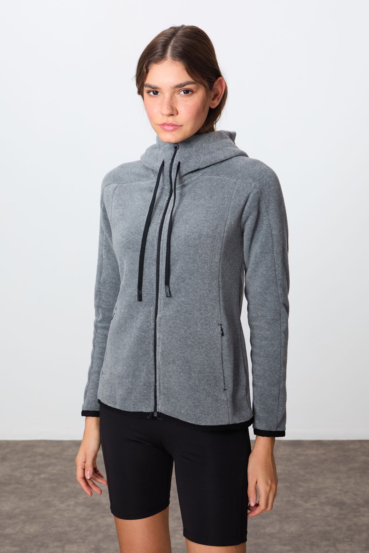 Image of Gri Melanj Kalın Yumuşak Dokulu Kapüşonlu Standart Fit Nakışlı Polar Kadın Sweatshirt -97287