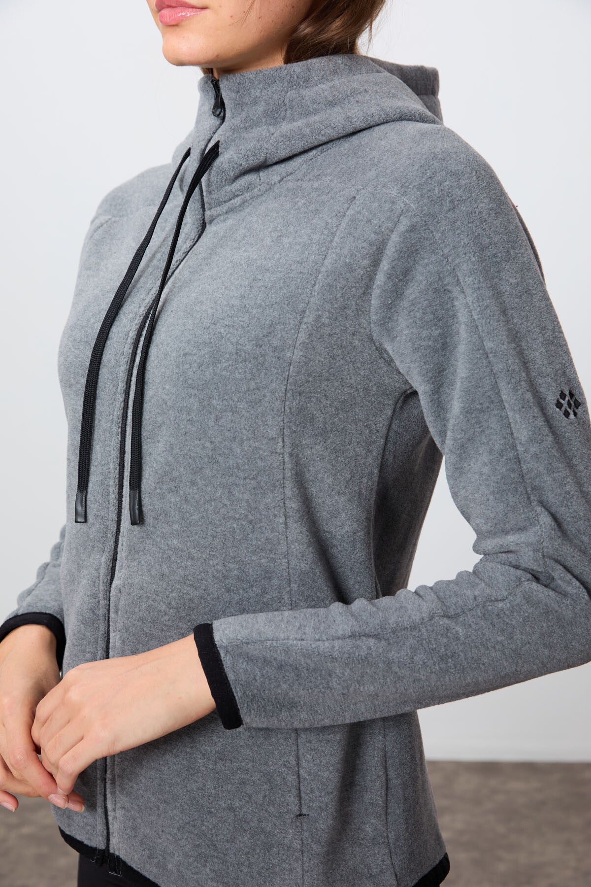 Image of Hanorac de damă din fleece brodat, cu croială standard, gros și texturat, gri melanj -97287
