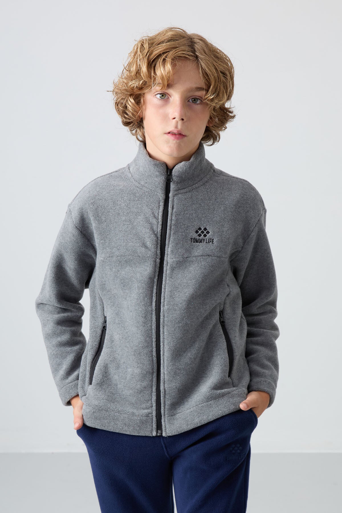 Image of Gri Melanj Kalın Yumuşak Dokulu Standart Fit Nakışlı Polar Erkek Çocuk Sweatshirt - 11223