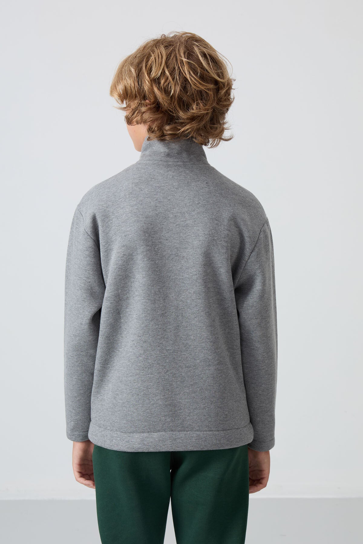 Image of Gri Melanj Pamuklu Kalın İçi Tüylü Standart Fit Nakışlı Erkek Çocuk Sweatshirt - 11245