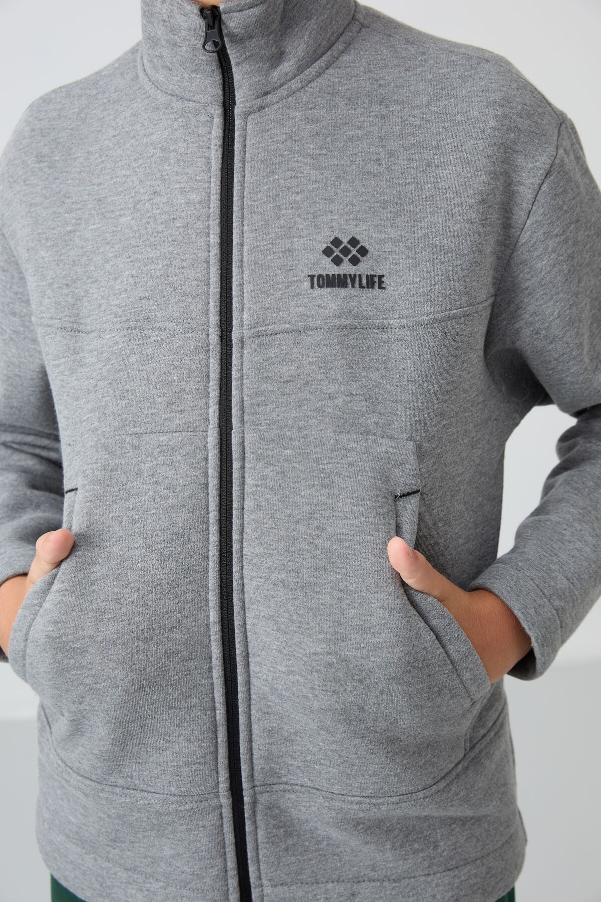 Image of Gri Melanj Pamuklu Kalın İçi Tüylü Standart Fit Nakışlı Erkek Çocuk Sweatshirt - 11245