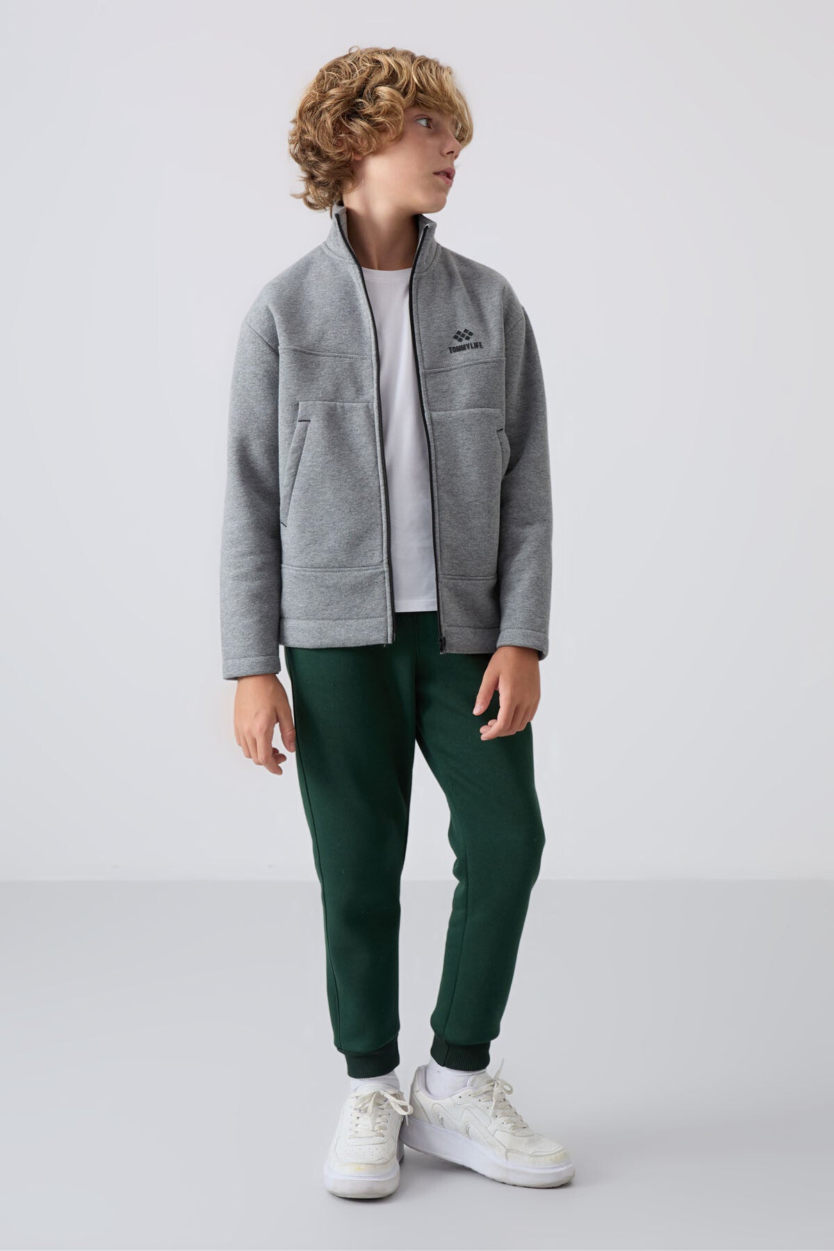 Image of Gri Melanj Pamuklu Kalın İçi Tüylü Standart Fit Nakışlı Erkek Çocuk Sweatshirt - 11245