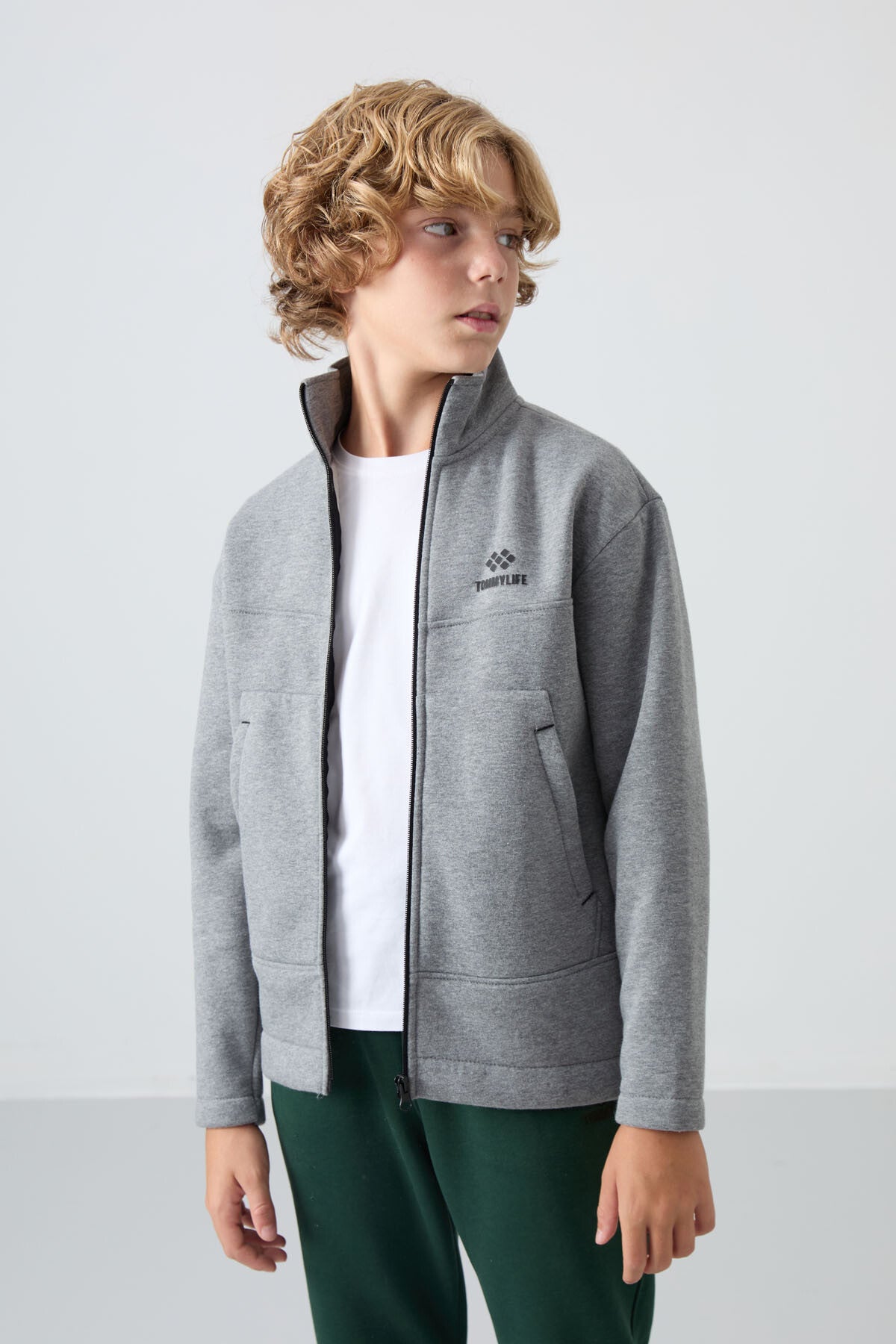 Image of Gri Melanj Pamuklu Kalın İçi Tüylü Standart Fit Nakışlı Erkek Çocuk Sweatshirt - 11245