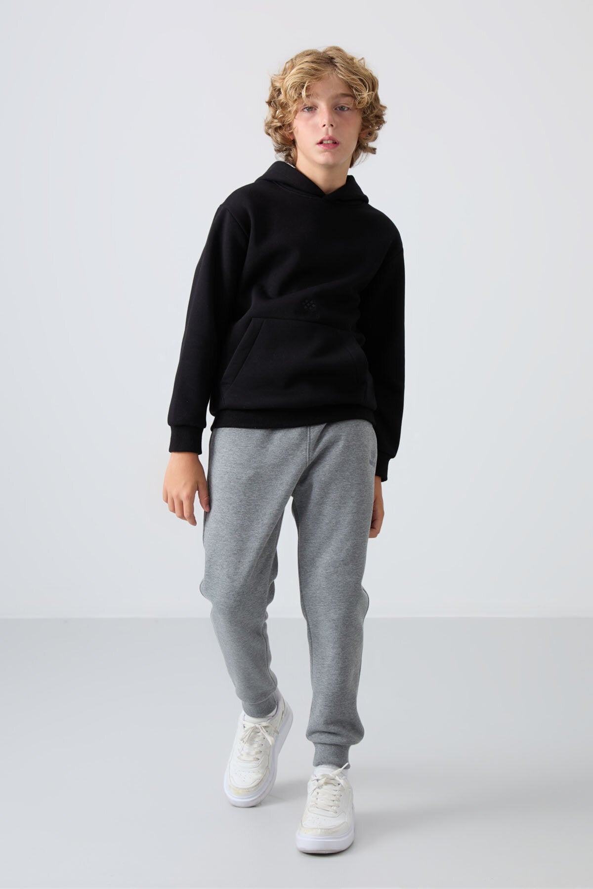 Image of Pantaloni de trening gri melanj din bumbac gros, căptușiți cu fleece, croială standard, brodați, pentru băieți - 11224