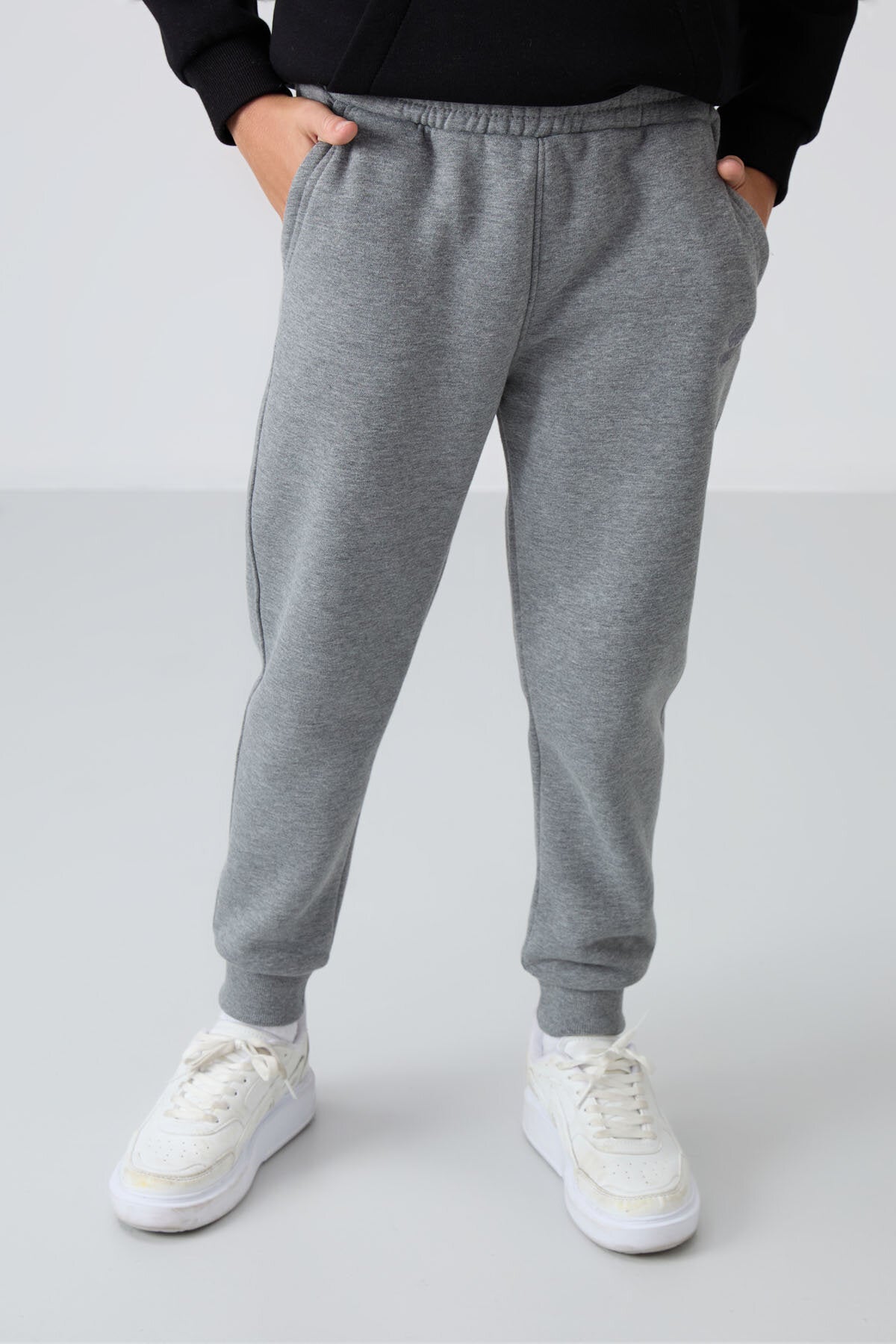 Image of Pantaloni de trening gri melanj din bumbac gros, căptușiți cu fleece, croială standard, brodați, pentru băieți - 11224