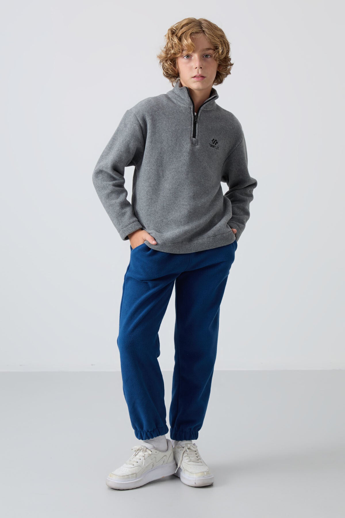 Image of Gri Melanj Kalın Yumuşak Dokulu Standart Fit Nakışlı Polar Erkek Çocuk Sweatshirt - 11221