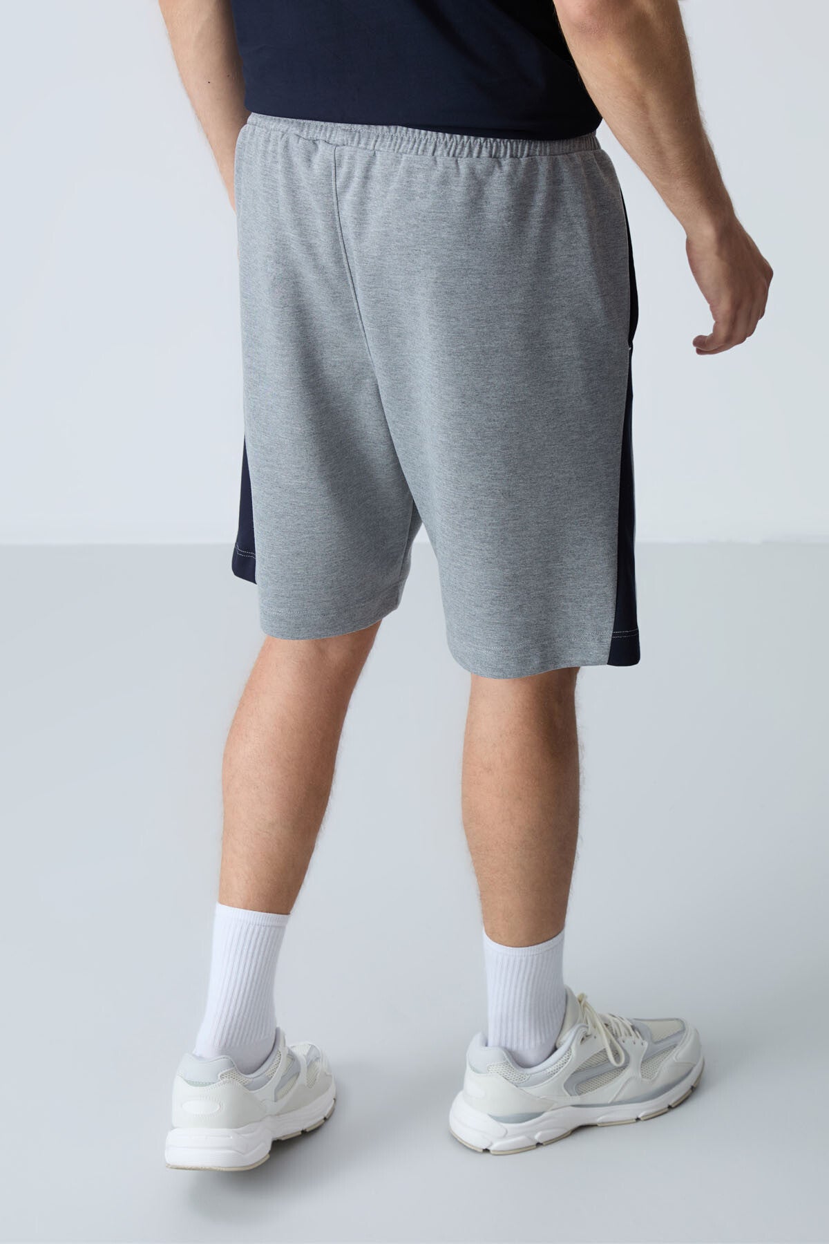 Image of Gri Melanj Pamuklu Kalın Yumuşak Dokulu Standart  Fit Basic Erkek Şort  - 81280