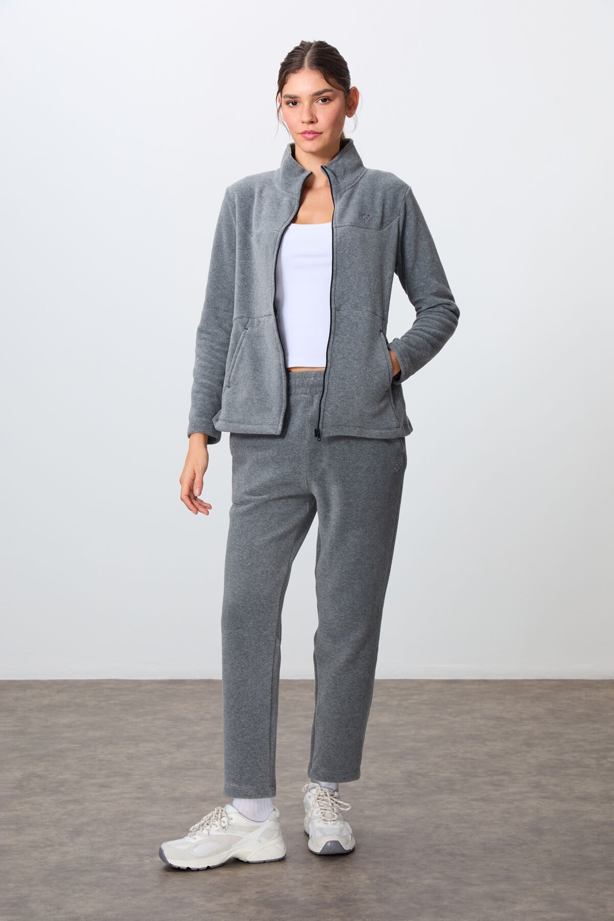 Image of Trening gri melanj pentru femei, gros, texturat, cu guler înalt, brodat, supradimensionat, din fleece, cu imprimeu gros și moale -95339