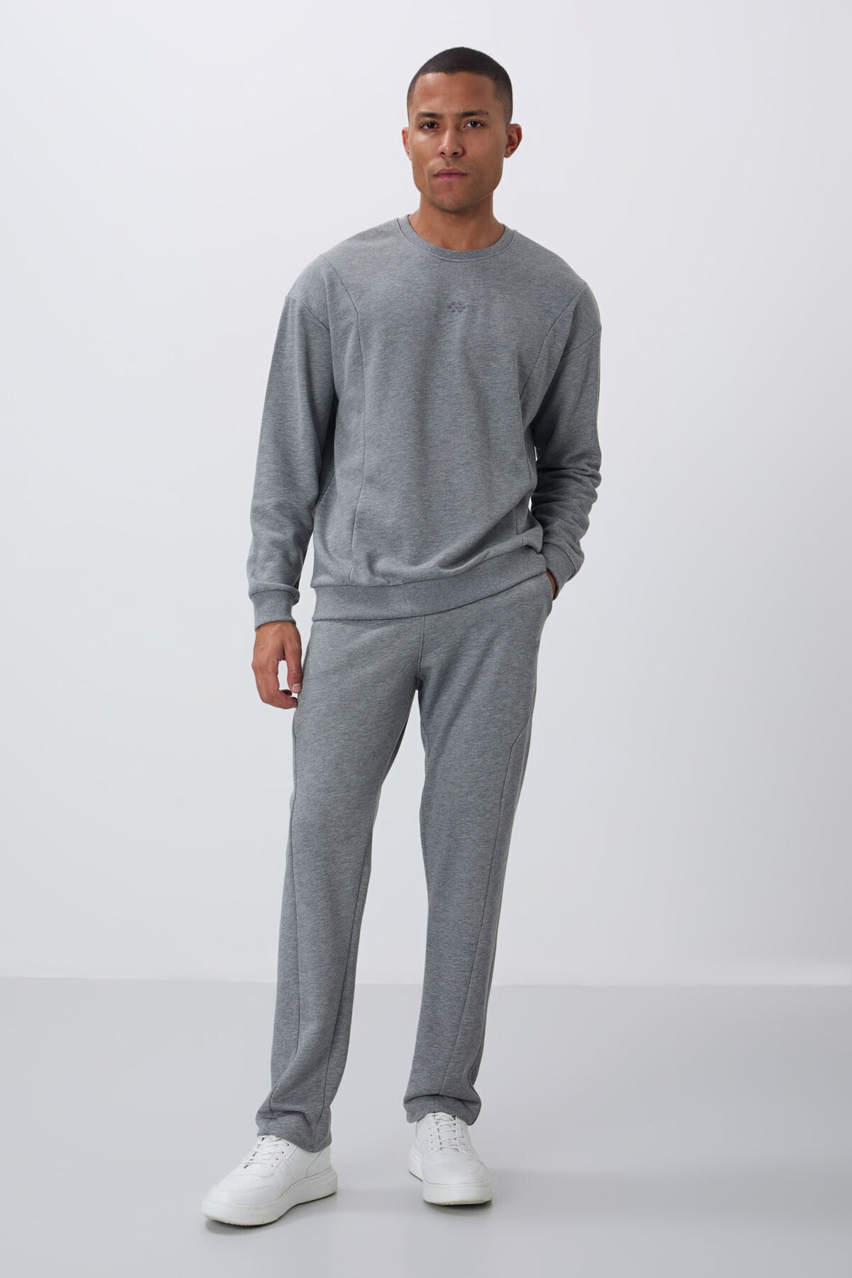 Image of Gri Melanj Kompakt Pamuklu Kalın Pürüzsüz Dokulu O Yaka Comfort Fit Erkek Eşofman Takım -85263