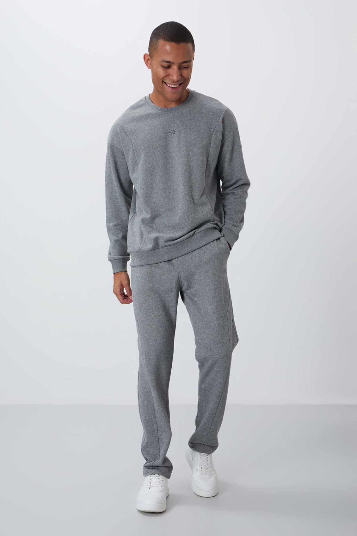 Image of Gri Melanj Kompakt Pamuklu Kalın Pürüzsüz Dokulu O Yaka Comfort Fit Erkek Eşofman Takım -85263