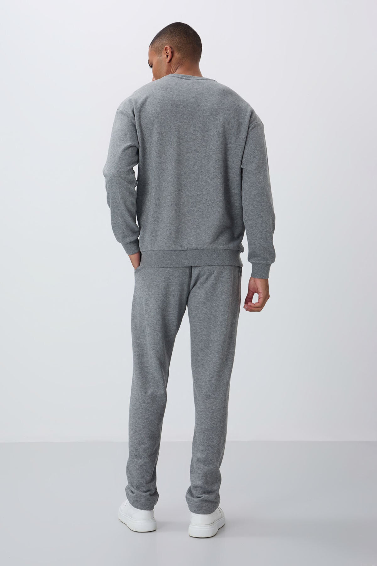 Image of Gri Melanj Kompakt Pamuklu Kalın Pürüzsüz Dokulu O Yaka Comfort Fit Erkek Eşofman Takım -85263