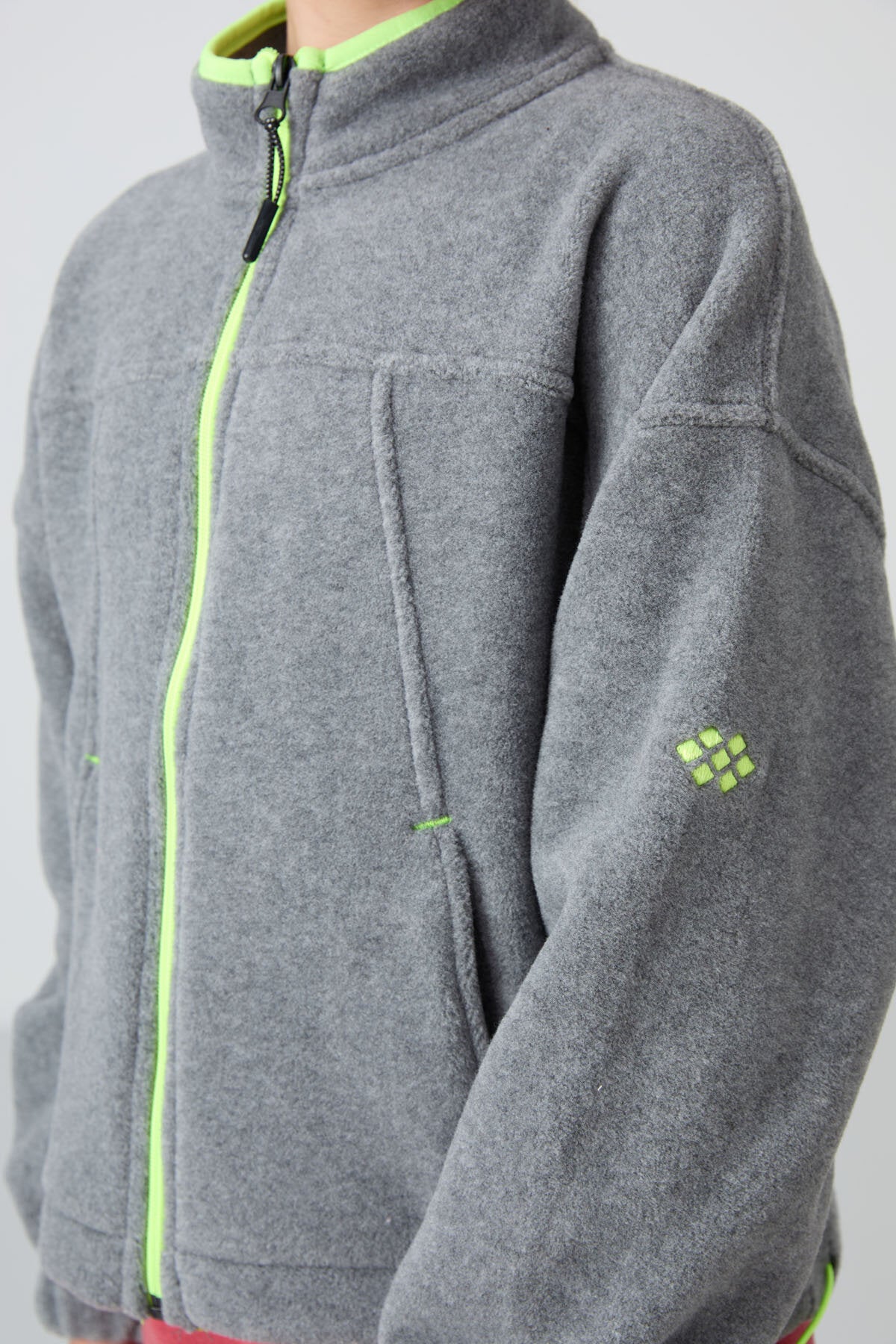 Image of Hanorac gri melanj gros, moale, texturat, croială standard, brodat, din fleece, pentru fete - 75157