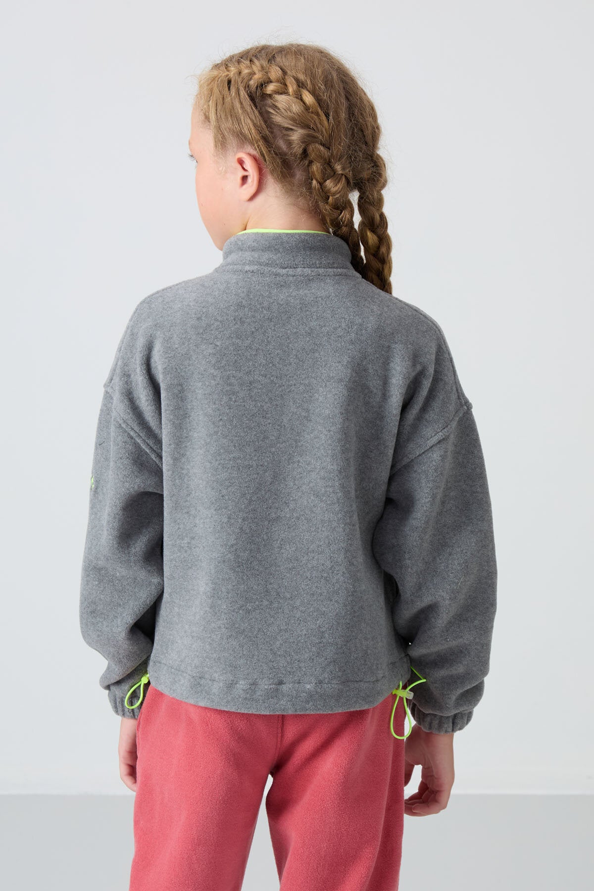 Image of Hanorac gri melanj gros, moale, texturat, croială standard, brodat, din fleece, pentru fete - 75157