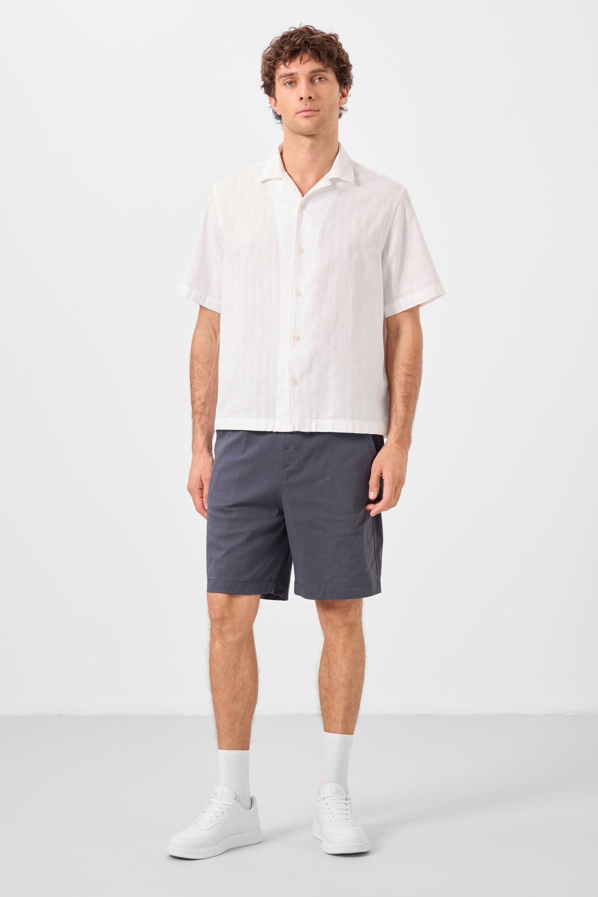 Image of Gri Standart Fit Dokuma Hafif Esnek Chino Erkek Şort - 81293