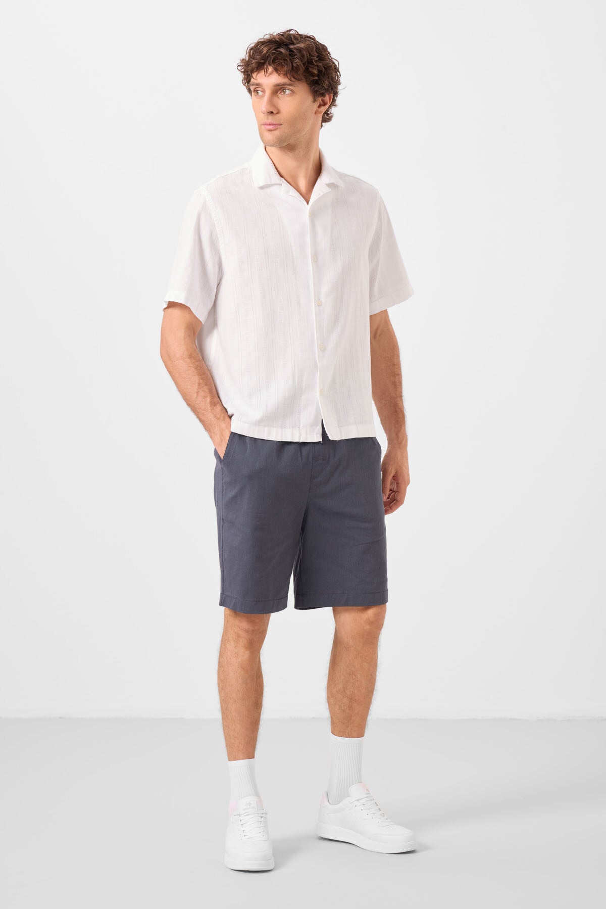 Image of Gri Standart Fit Dokuma Hafif Esnek Chino Erkek Şort - 81293