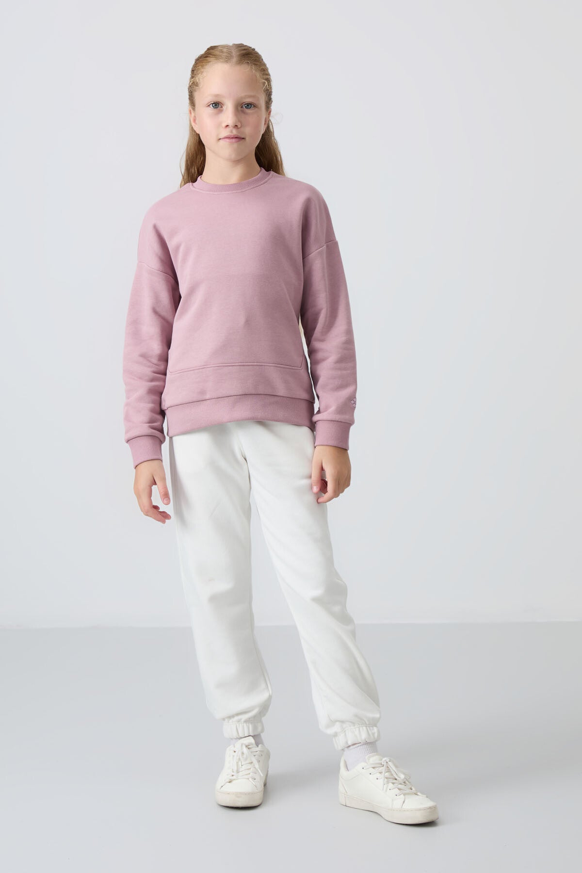 Image of Gül Kurusu Pamuklu İçi Tüylü Yumuşak Dokulu Oversize Nakışlı Kız Çocuk Sweatshirt - 75150