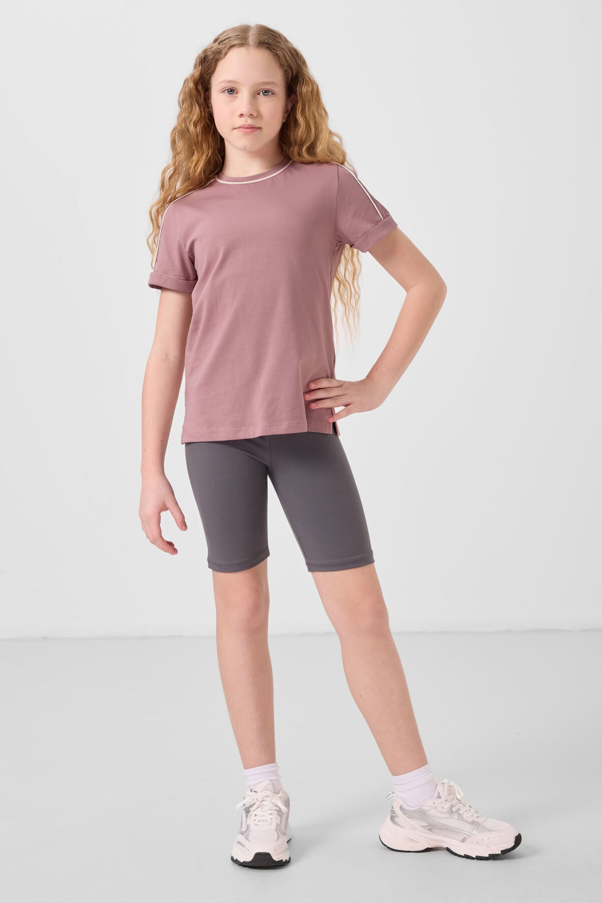 Image of Gül Kurusu Pamuklu O Yaka Standart Fit Basic Kız Çocuk T-Shirt - 75177
