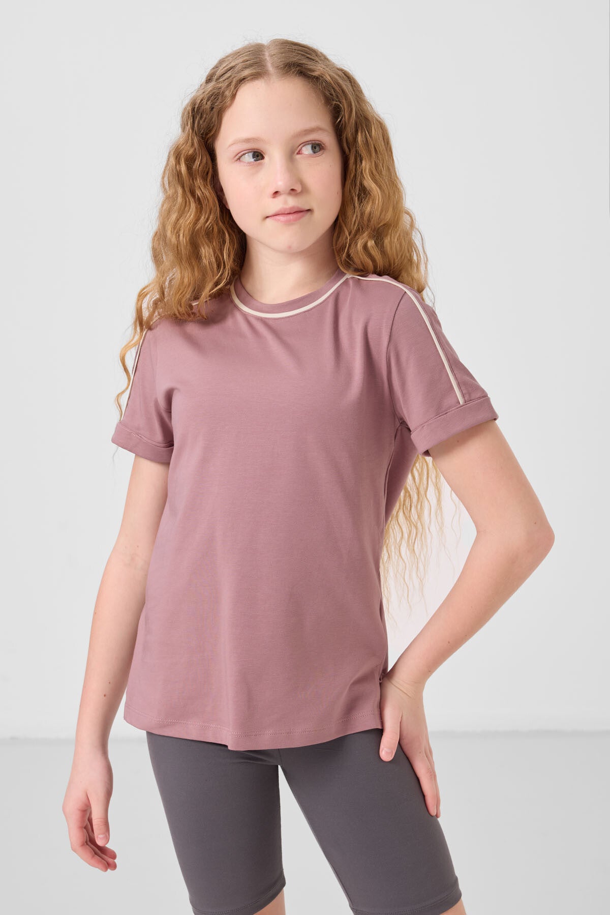 Image of Gül Kurusu Pamuklu O Yaka Standart Fit Basic Kız Çocuk T-Shirt - 75177