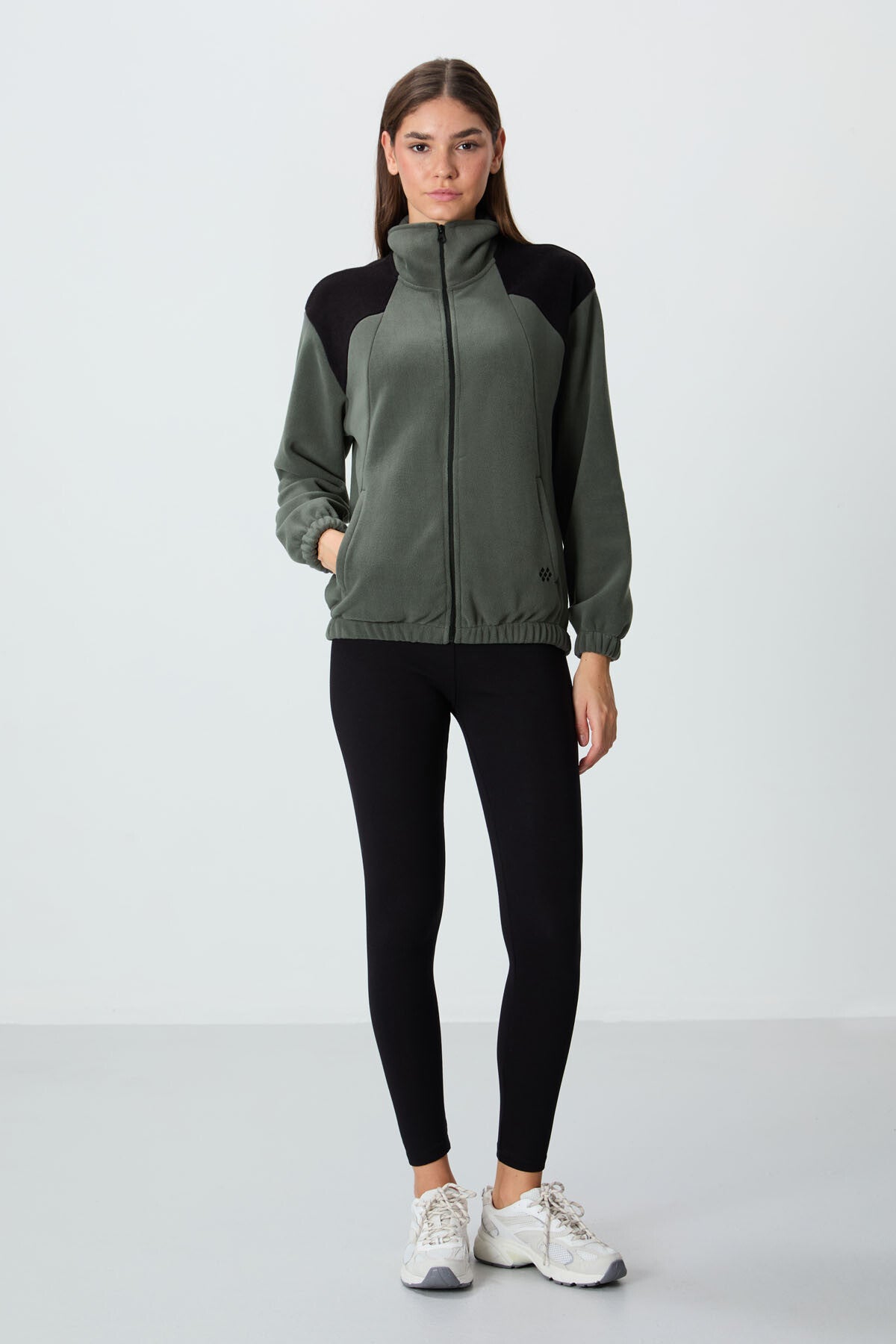 Image of Haki Kalın Yumuşak Dokulu Dik Yaka Oversize Nakışlı Polar Kadın Sweatshirt - 97293
