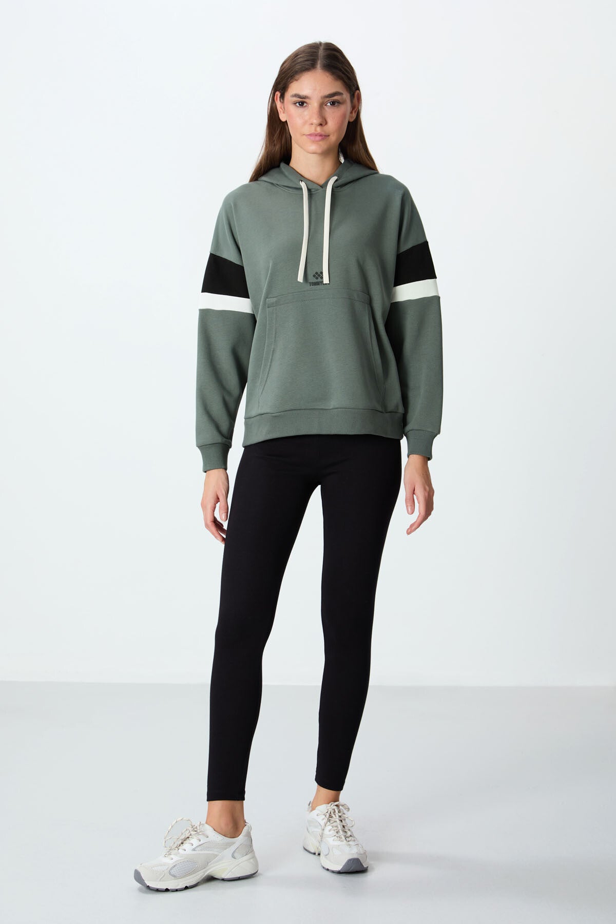 Image of Haki Kompakt Pamuklu Kalın Pürüzsüz Dokulu Kapüşonlu Oversize Fit Kadın Sweatshirt - 97290