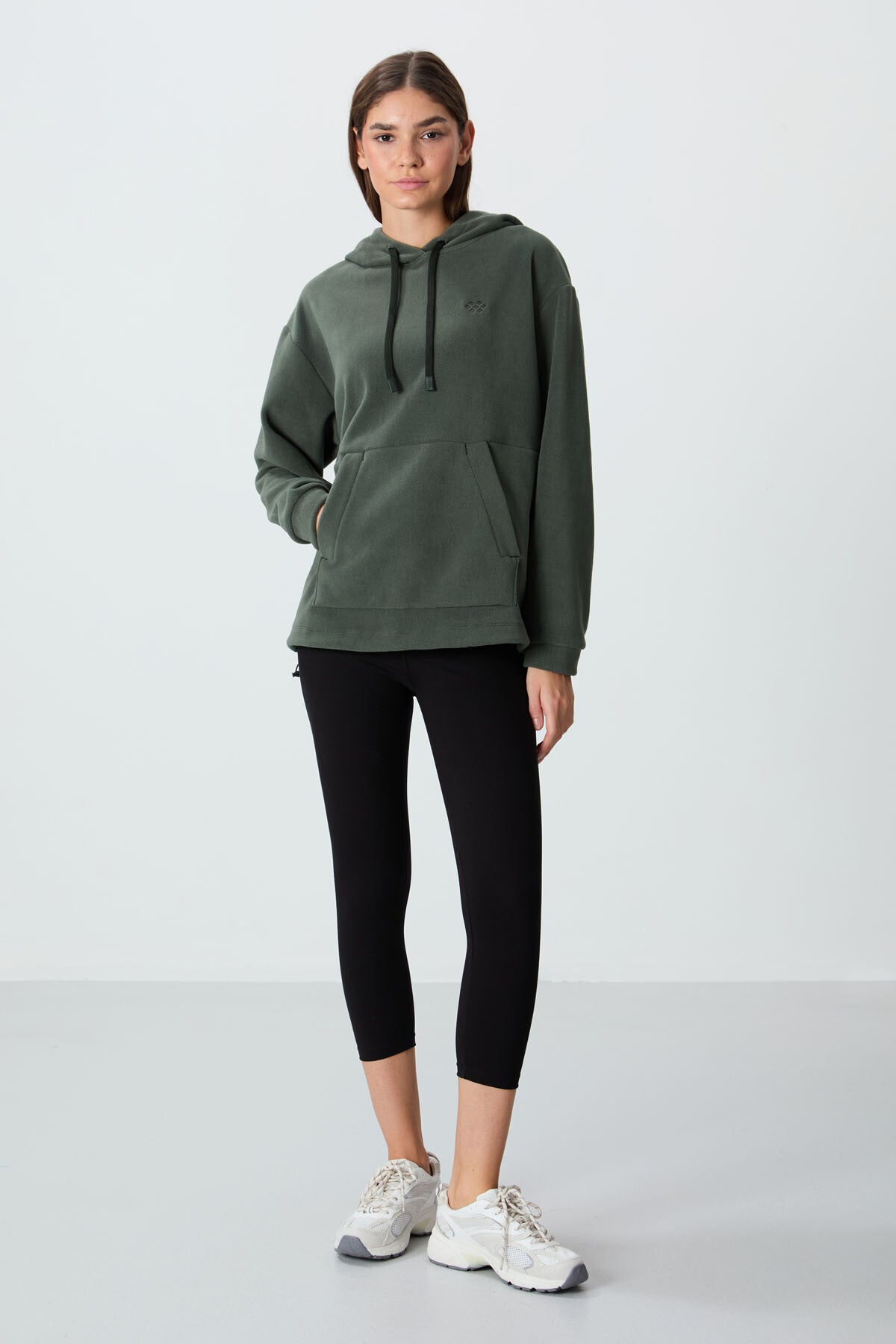 Image of Haki Kalın Yumuşak Dokulu Kapüşonlu Oversize Nakışlı Polar Kadın Sweatshirt - 97292