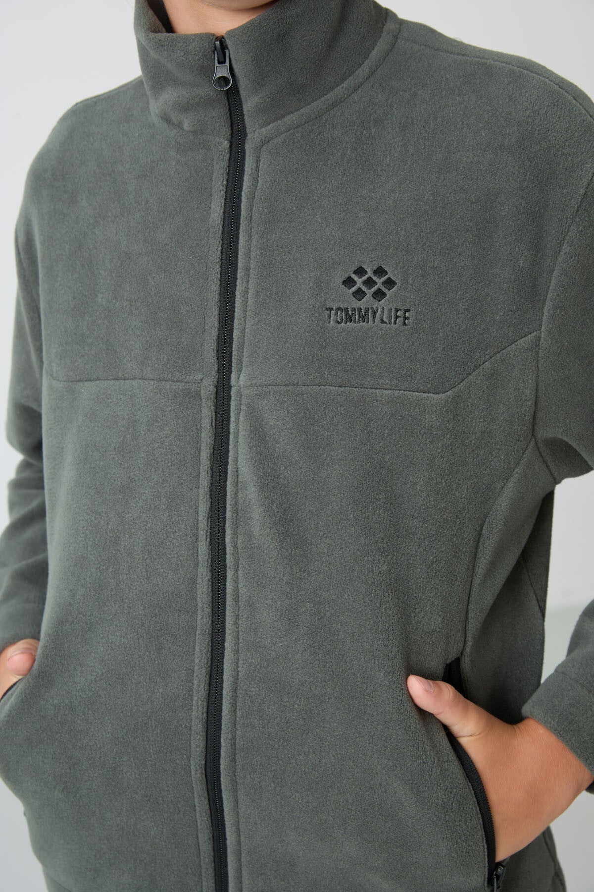 Image of Haki Kalın Yumuşak Dokulu Standart Fit Nakışlı Polar Erkek Çocuk Sweatshirt - 11223