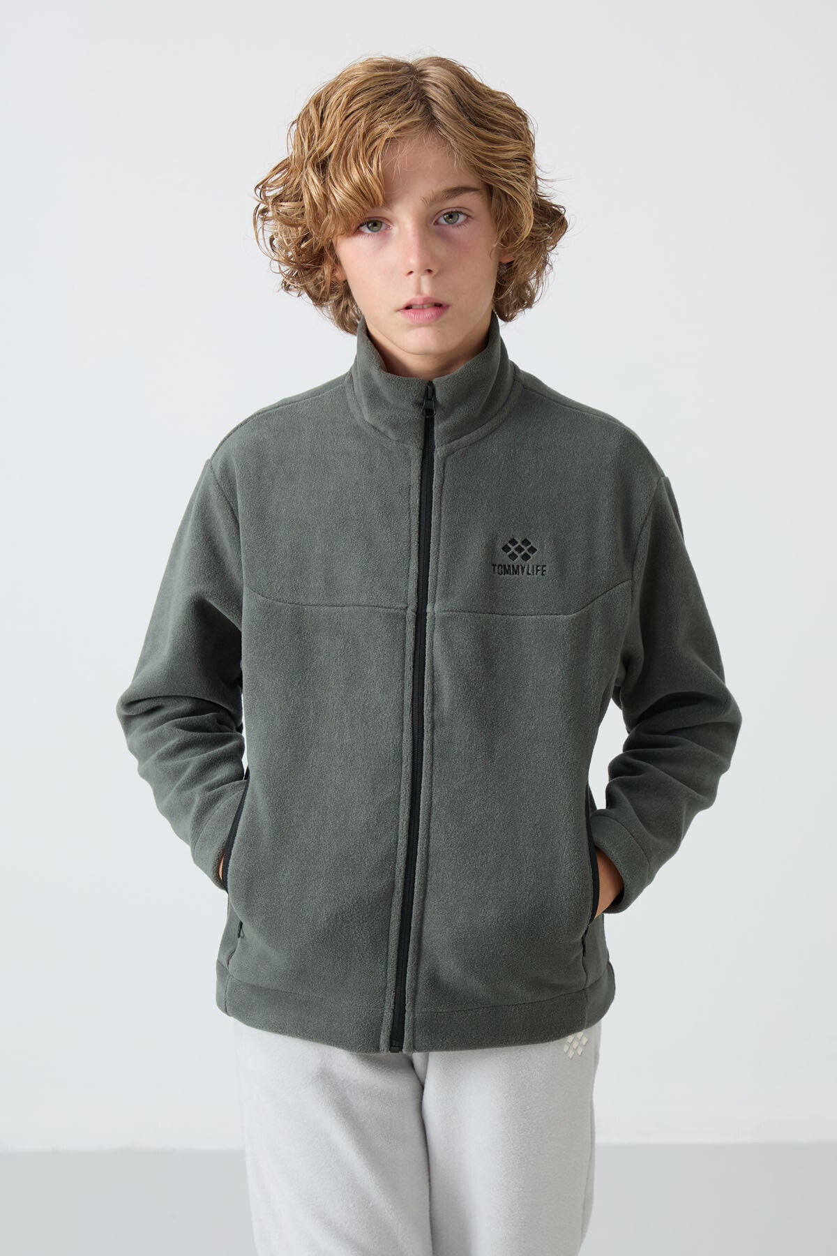 Image of Haki Kalın Yumuşak Dokulu Standart Fit Nakışlı Polar Erkek Çocuk Sweatshirt - 11223