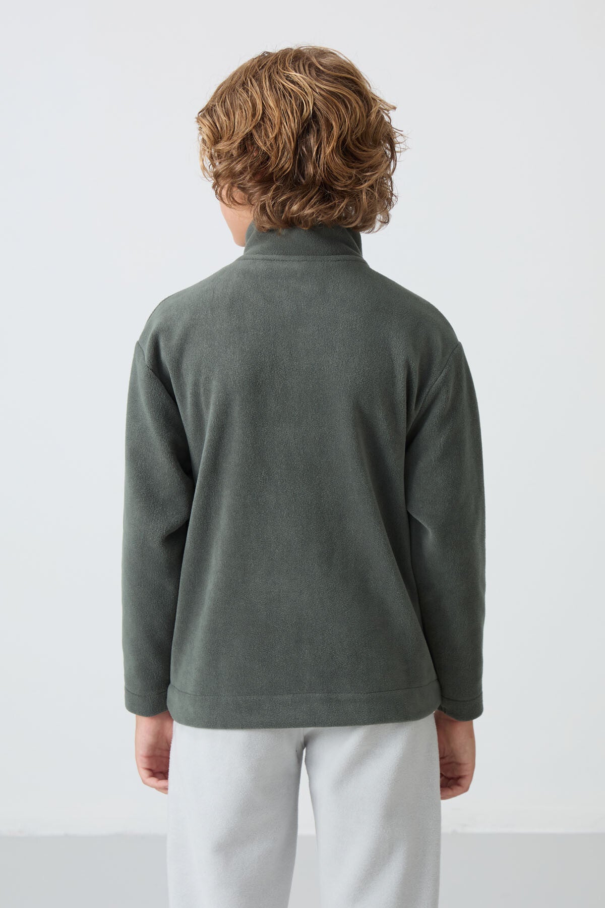 Image of Haki Kalın Yumuşak Dokulu Standart Fit Nakışlı Polar Erkek Çocuk Sweatshirt - 11223